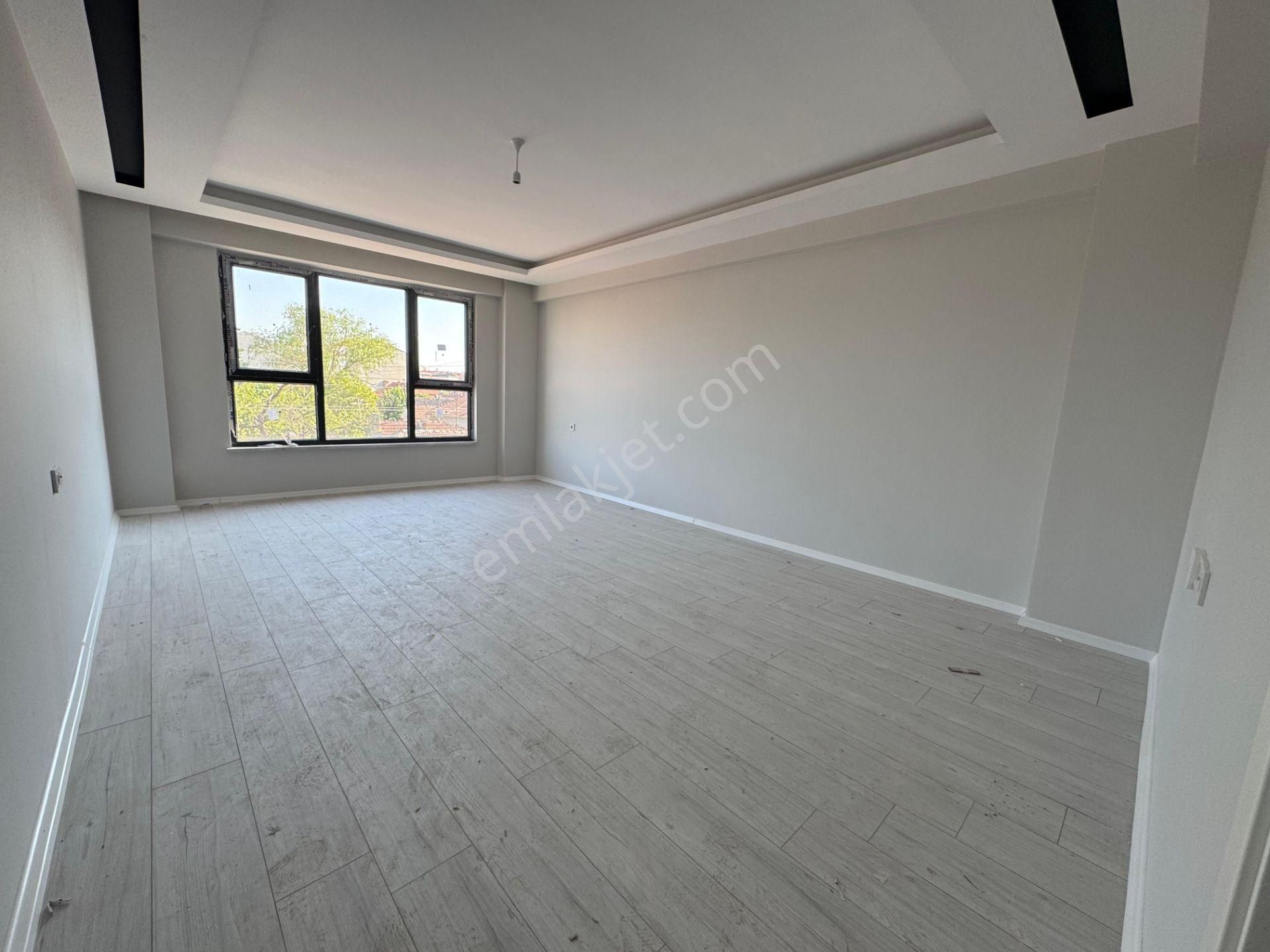 Esentepe Mh Eğitimciler Cd Yakını 3+1 Sıfır Daire Ro-21