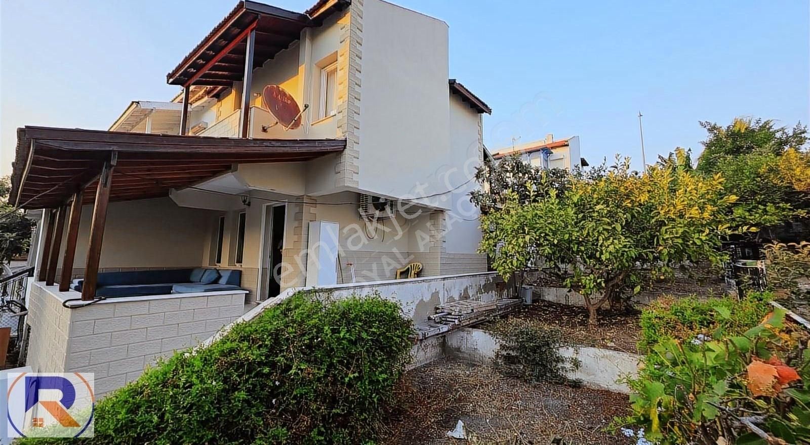 Royalden Alaçatıda Yaz Kiş Yaşamin Oldugu Yerde Yıllık Kiralık