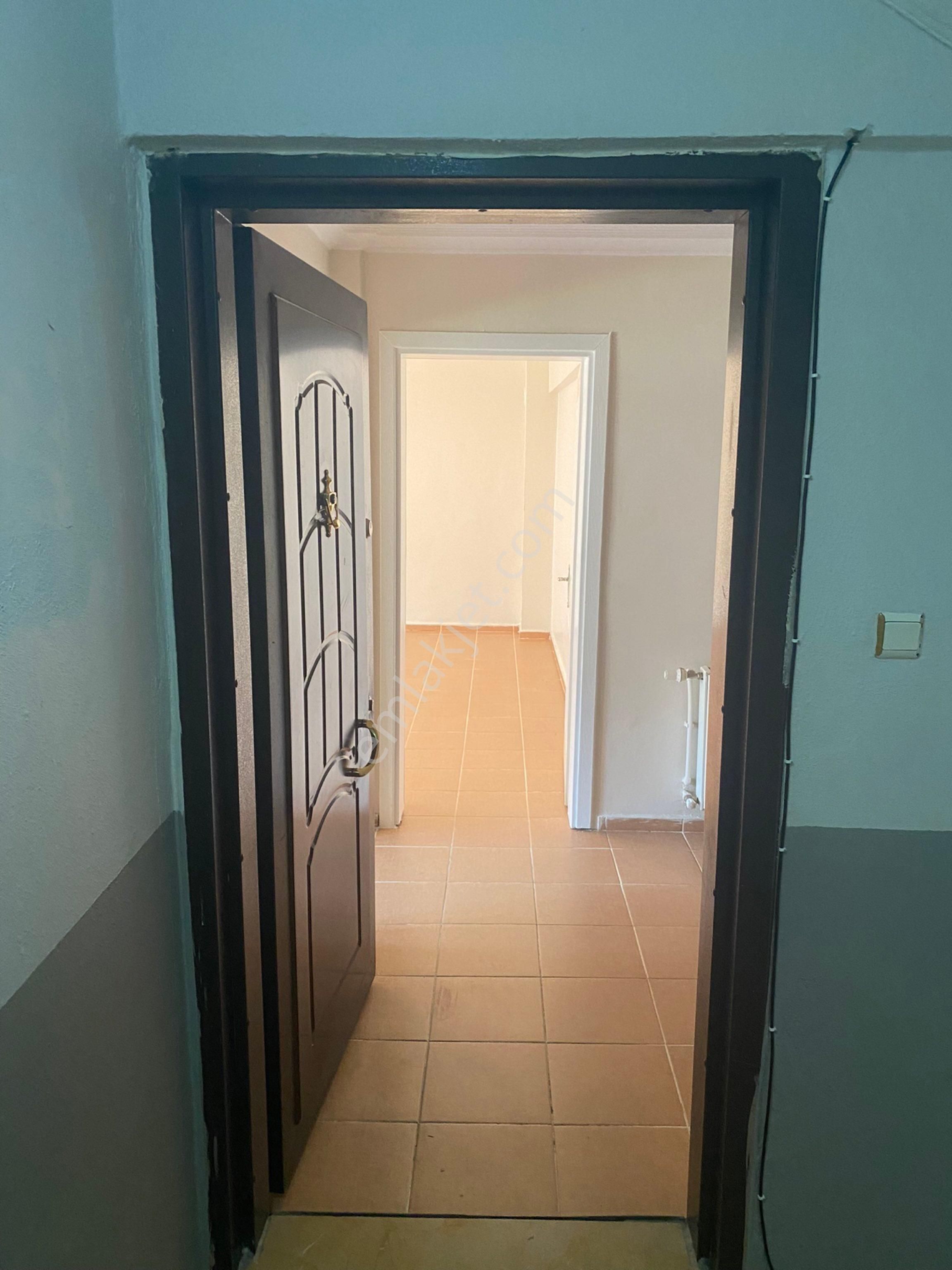Manisa/soma Merkezde 1.noter Karşısı 2+1 Daire
