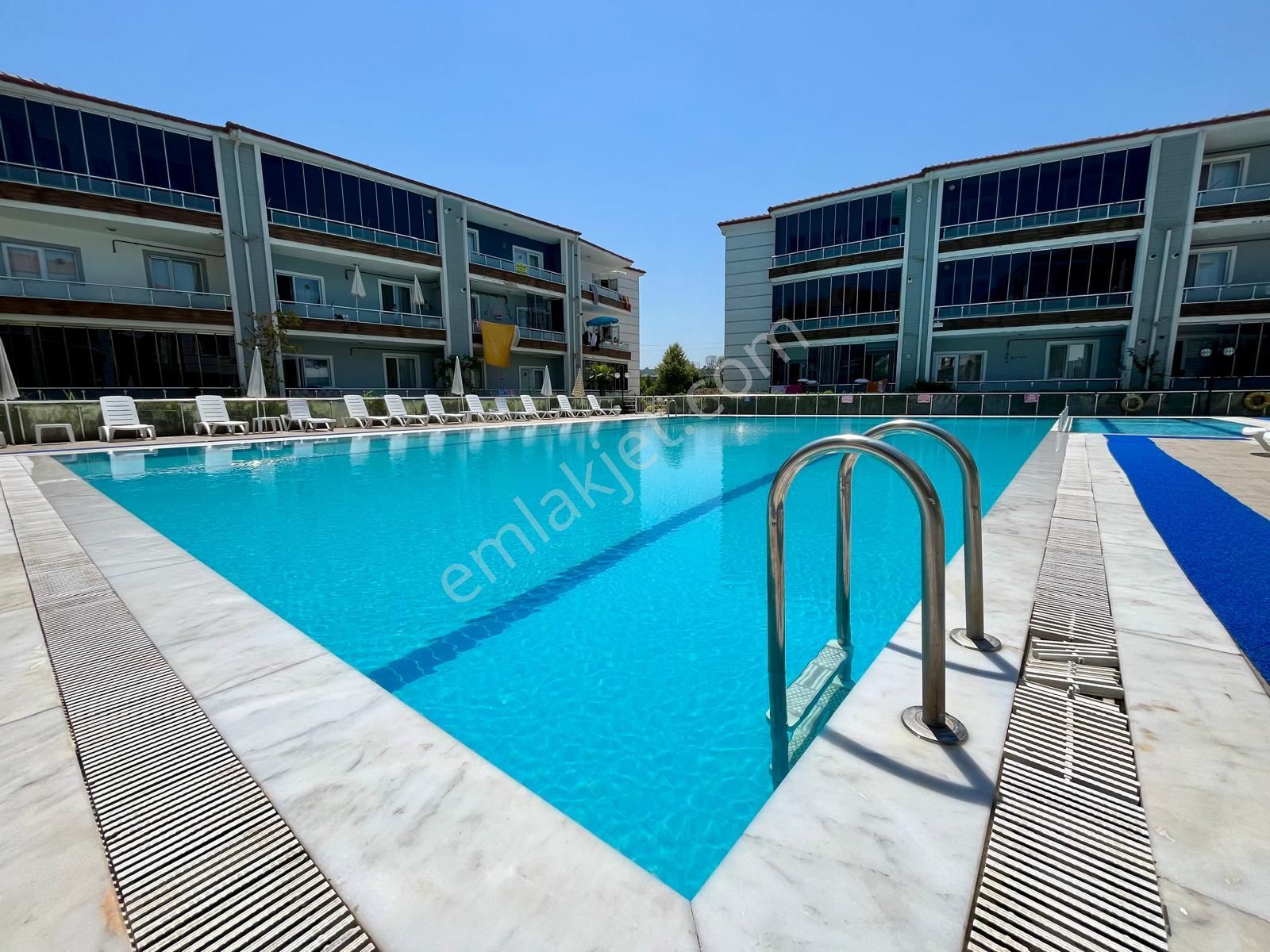 Havuzlu Site'de 7/24 Güvenlik'li 3+1 Daire Fırsatıı !!!