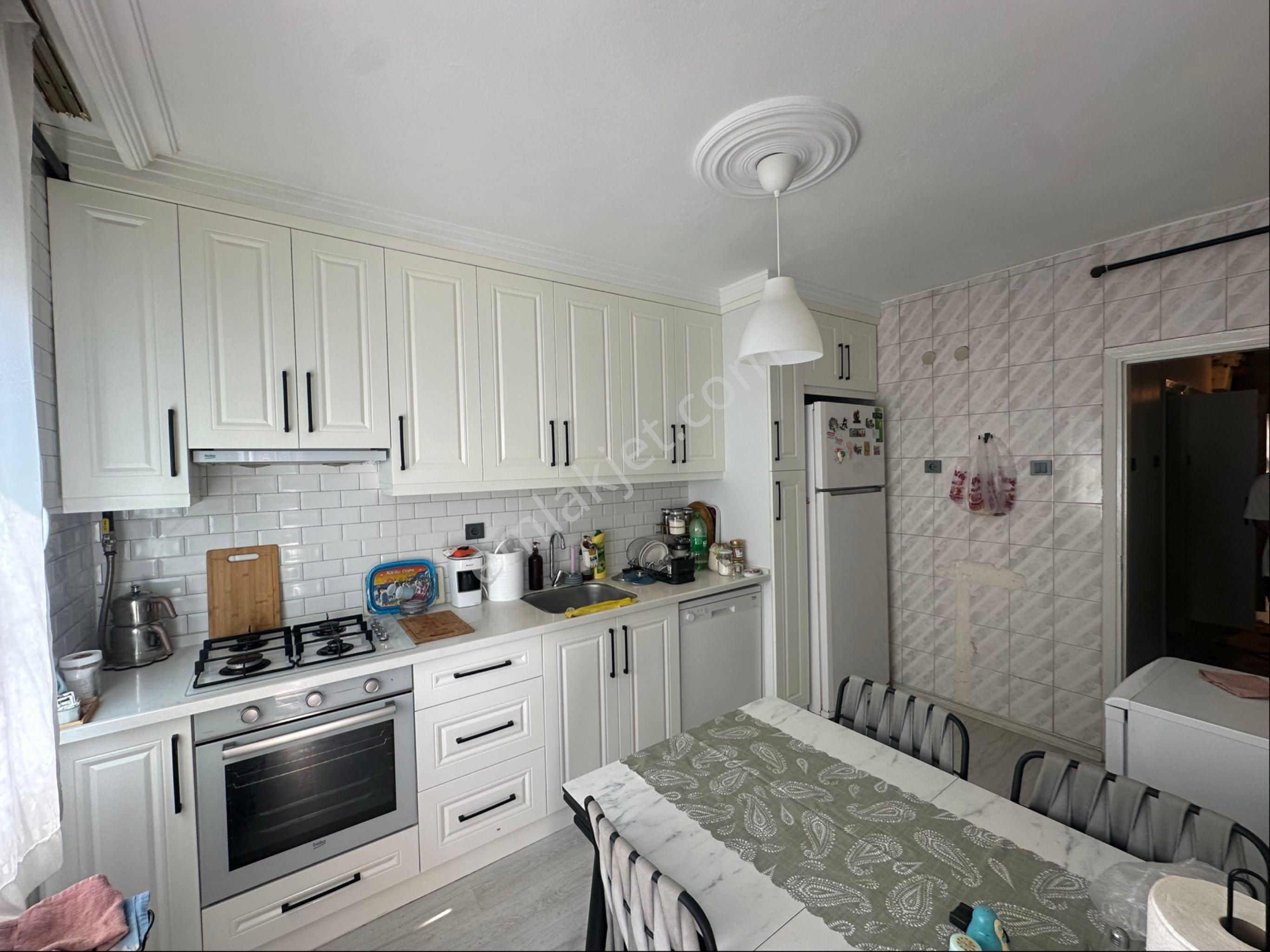 Yılmazlar Mahallesi 3+1 115 M2 Ara Kat