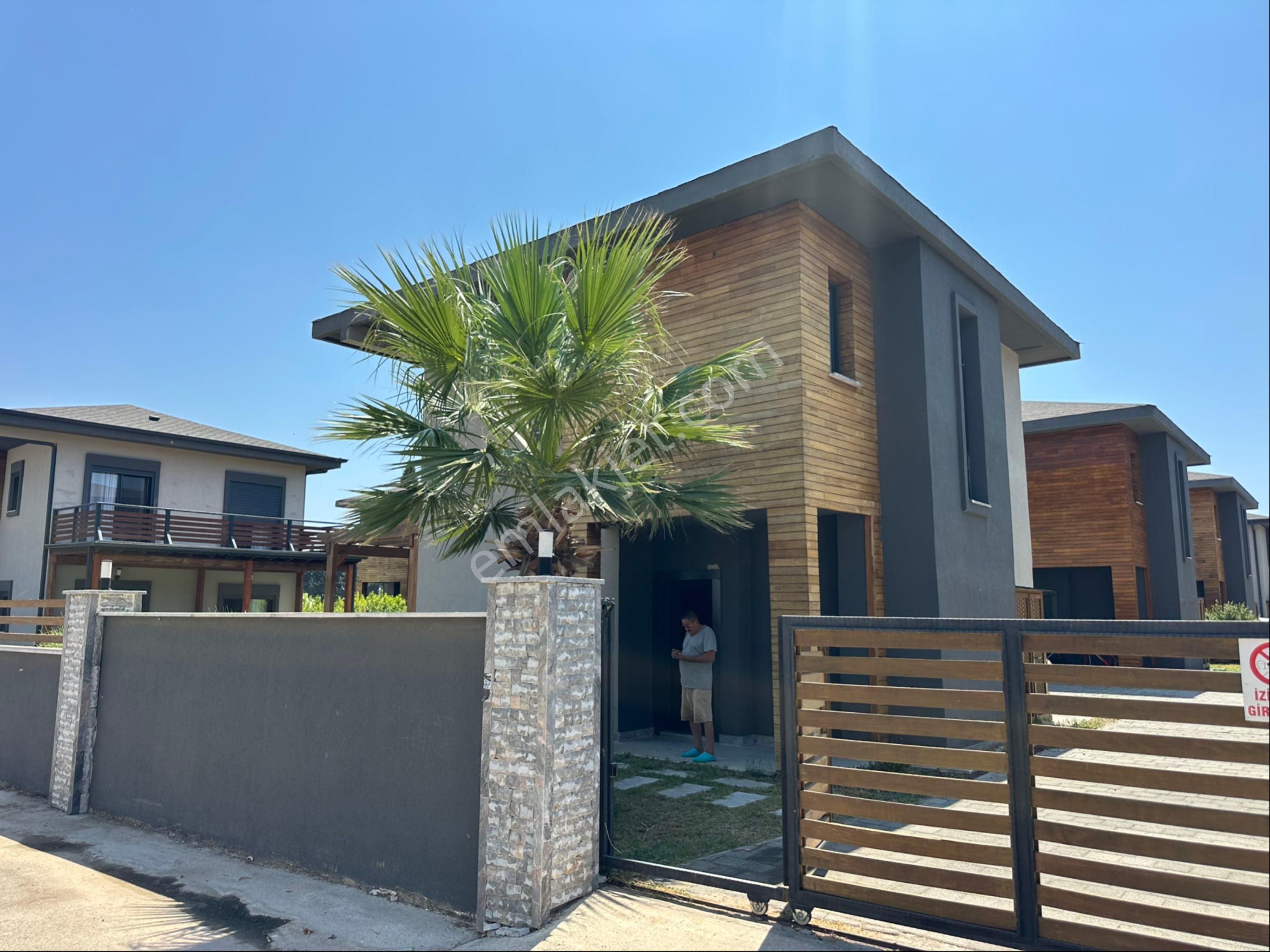 İzmir Seferihisar Doğanbey De Satılık 3+1 Müstakil Villa