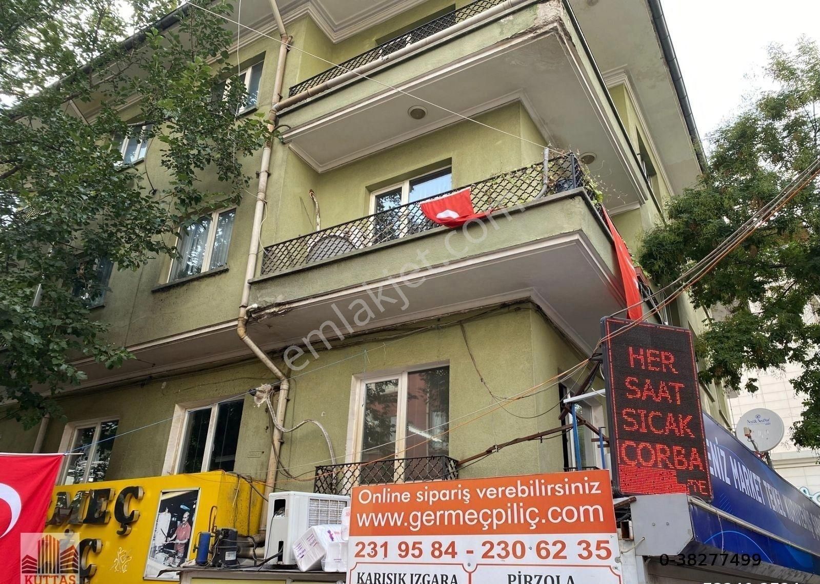 Kuttaş'tan Gençlik Caddesinde Katta 2+1 İçi Bakımlı Daire Otoparklı