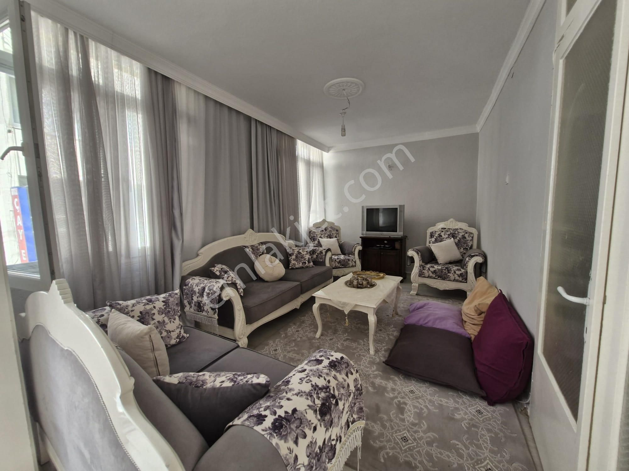 Hatay Çankaya Mahallesinden Sevgi Yolunda Satılık 3+1