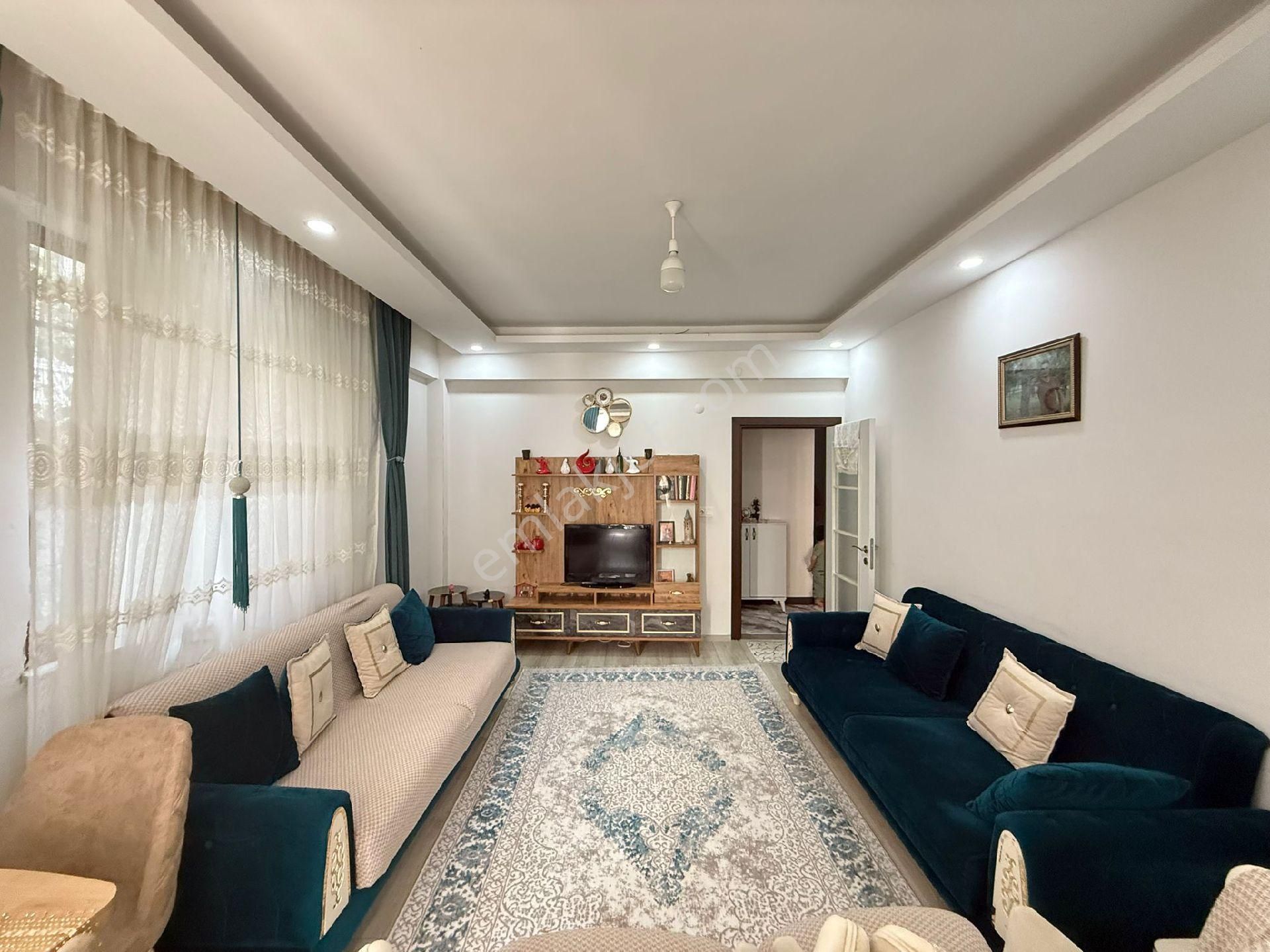Tuşba Emlaktan Satılık İskanlı Kombili Geniş 2+1 Giriş Daire
