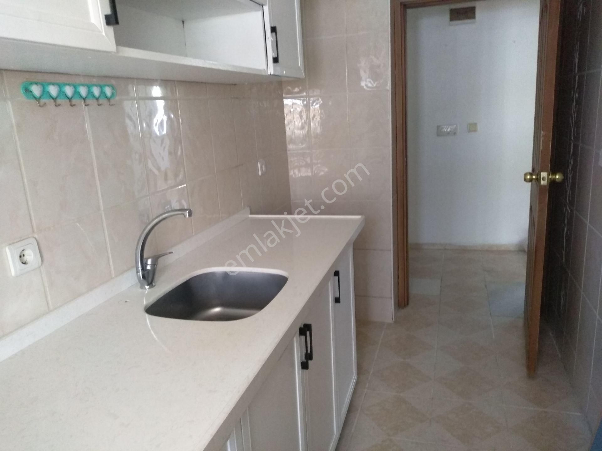 Memiş Emlaktan Eyüpsultan Akşemsettin 2+1 75m2 Kiralık Daire