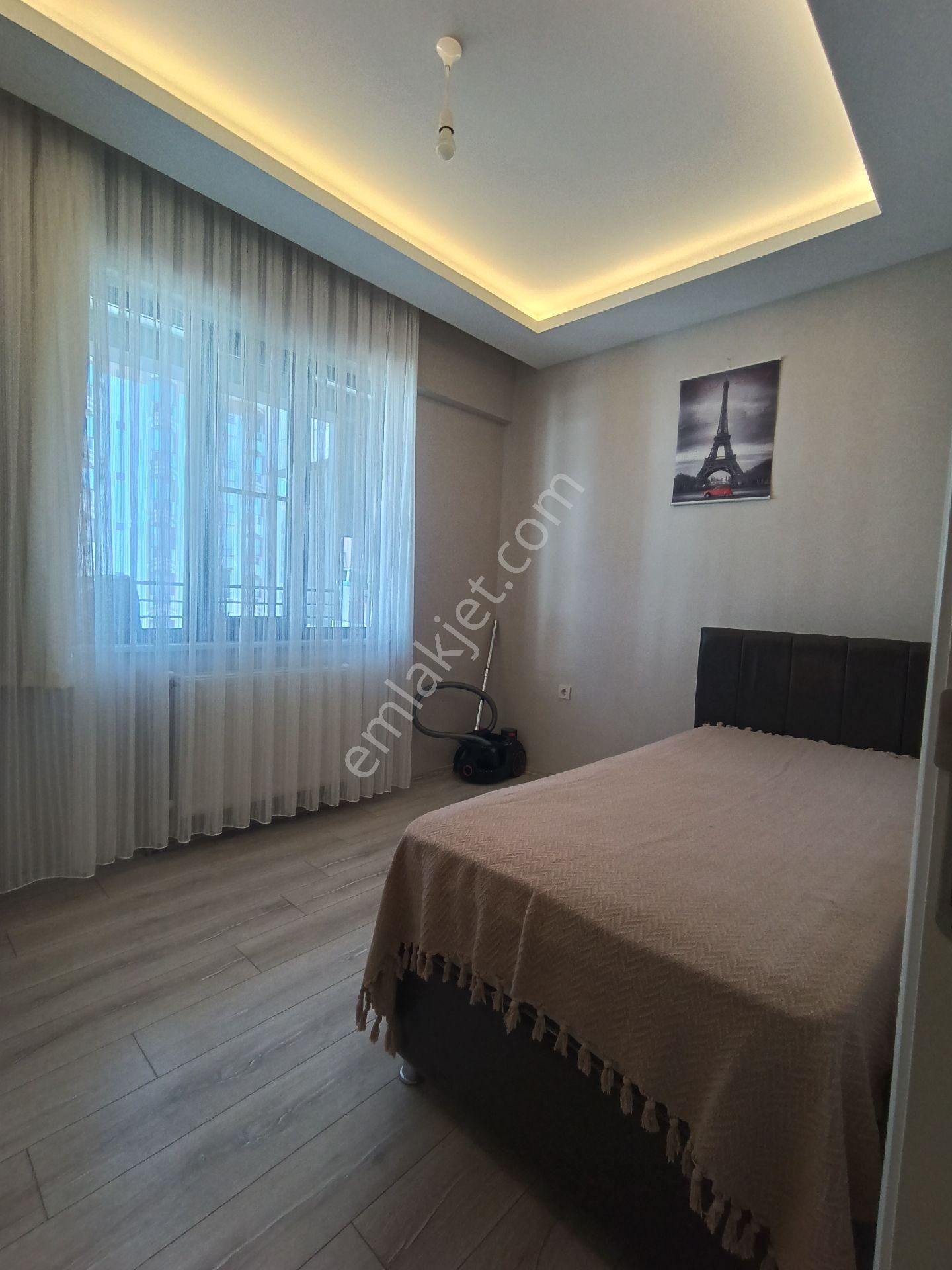 Yeni Beşevler'de Satılık 3+1