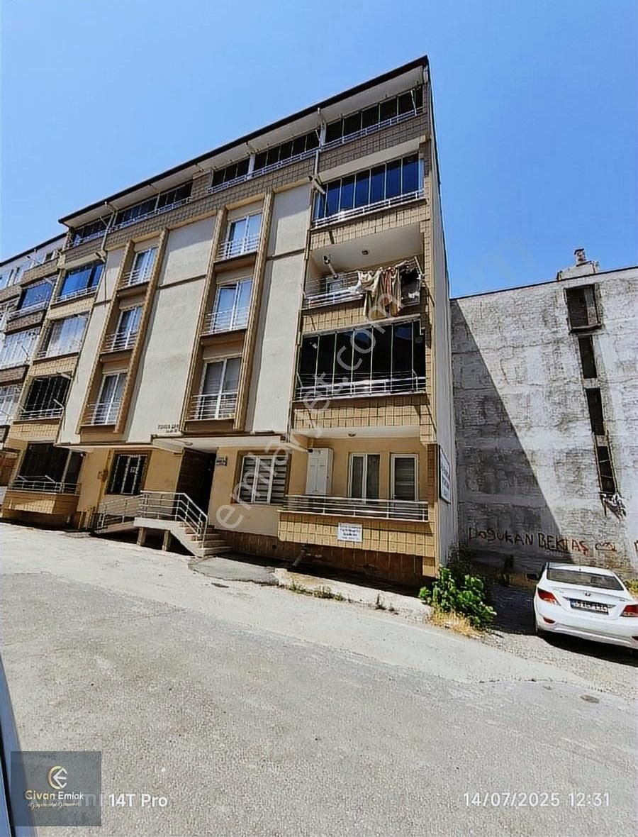 Civan'dan Emirefendi'de Sıfır Gibi 3+1 Satılık