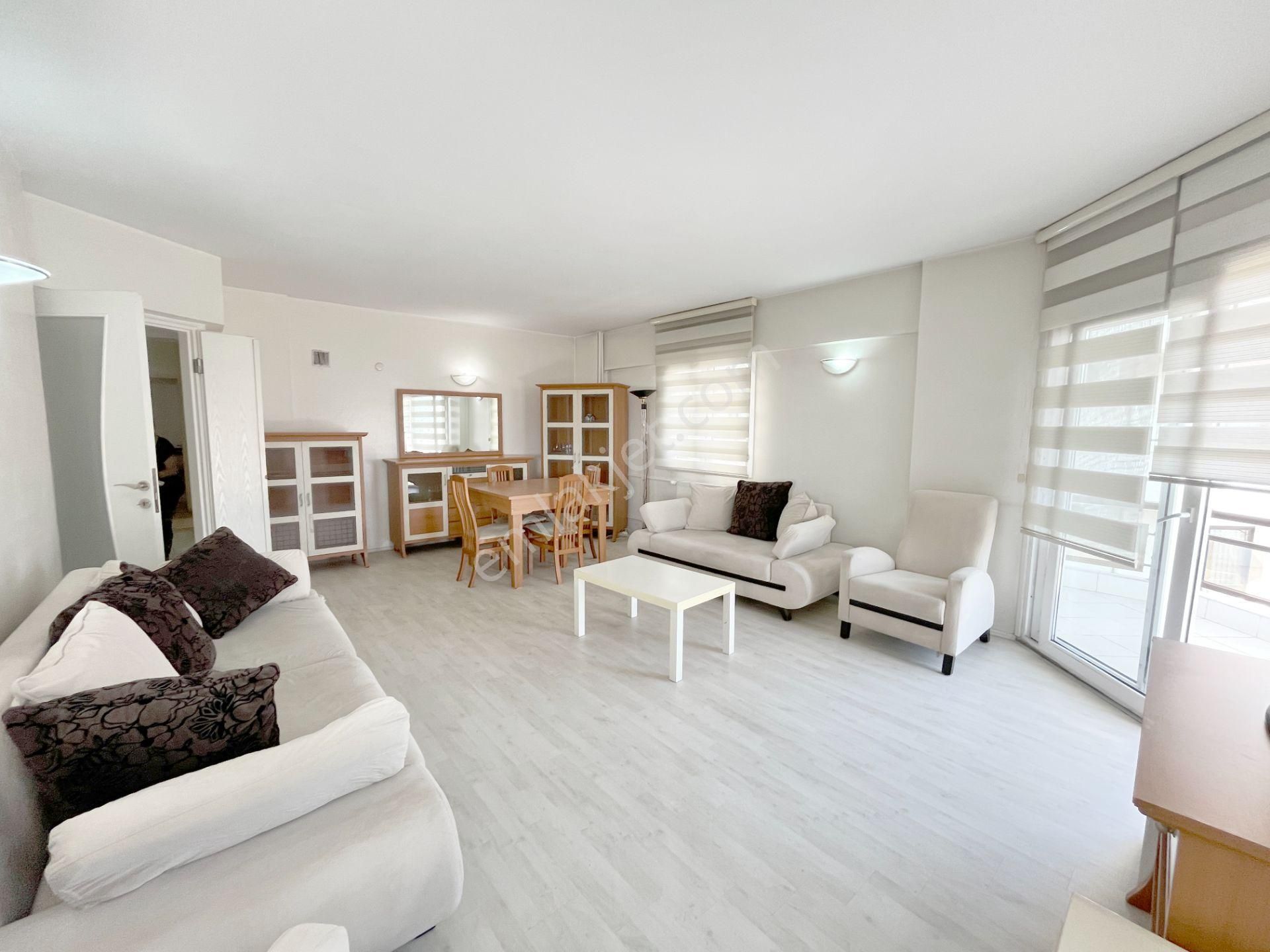 Karşıyaka Gün Sazak Bulvarında Satılık Manzaralı Geniş 3+1 Daire - Görsel 3