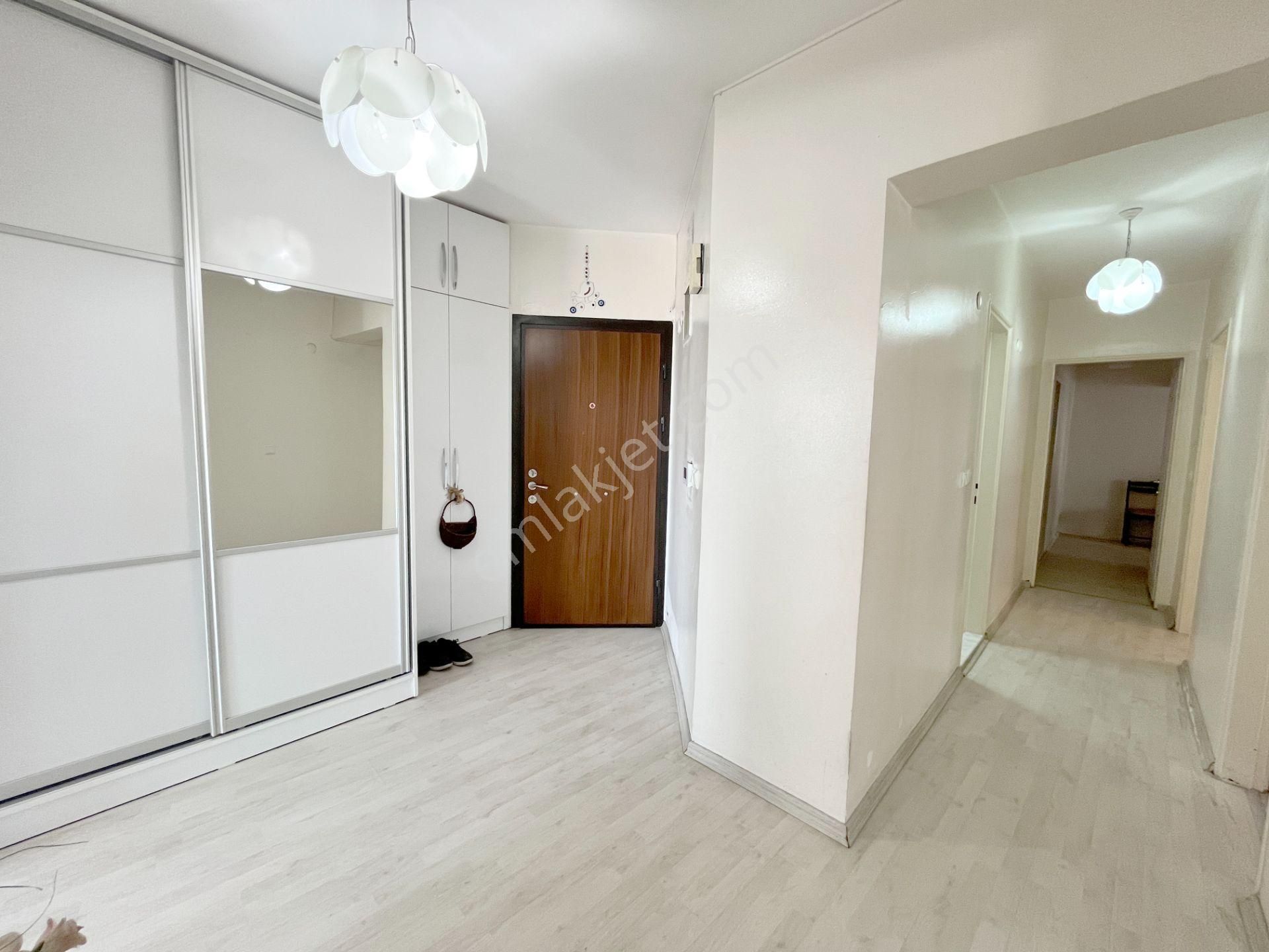 Karşıyaka Gün Sazak Bulvarında Satılık Manzaralı Geniş 3+1 Daire - Görsel 6