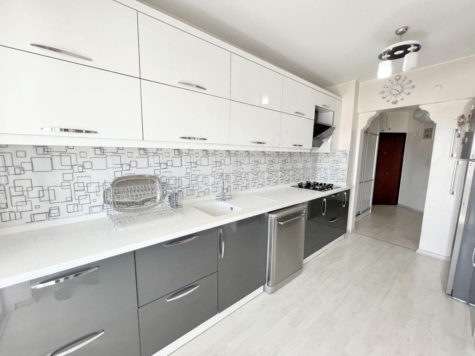 Karşıyaka Gün Sazak Bulvarında Satılık Manzaralı Geniş 3+1 Daire - Görsel 11