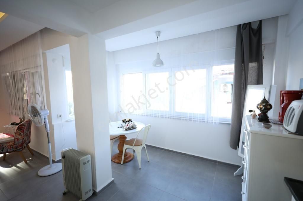 Remax Cıty'den Eşyalı, Komple Yenilenmiş, 3 Katlı Müstakil Bina - Görsel 12