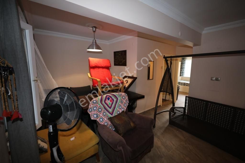 Remax Cıty'den Eşyalı, Komple Yenilenmiş, 3 Katlı Müstakil Bina - Görsel 3