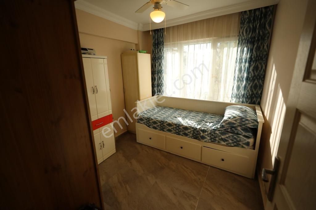 Remax Cıty'den Eşyalı, Komple Yenilenmiş, 3 Katlı Müstakil Bina - Görsel 18