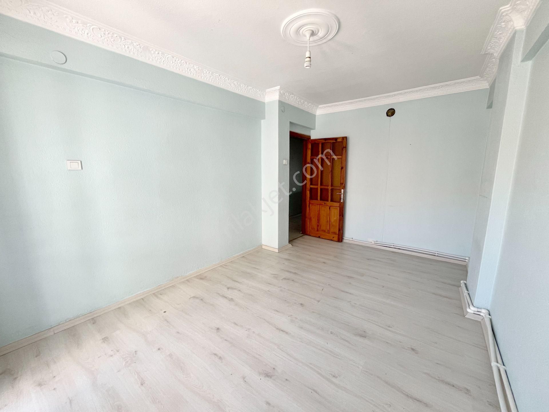 Bayraklı Sevgiyolu Üzeri Manzaralı Satılık 3+1 Daire Asansörsüz - Görsel 10