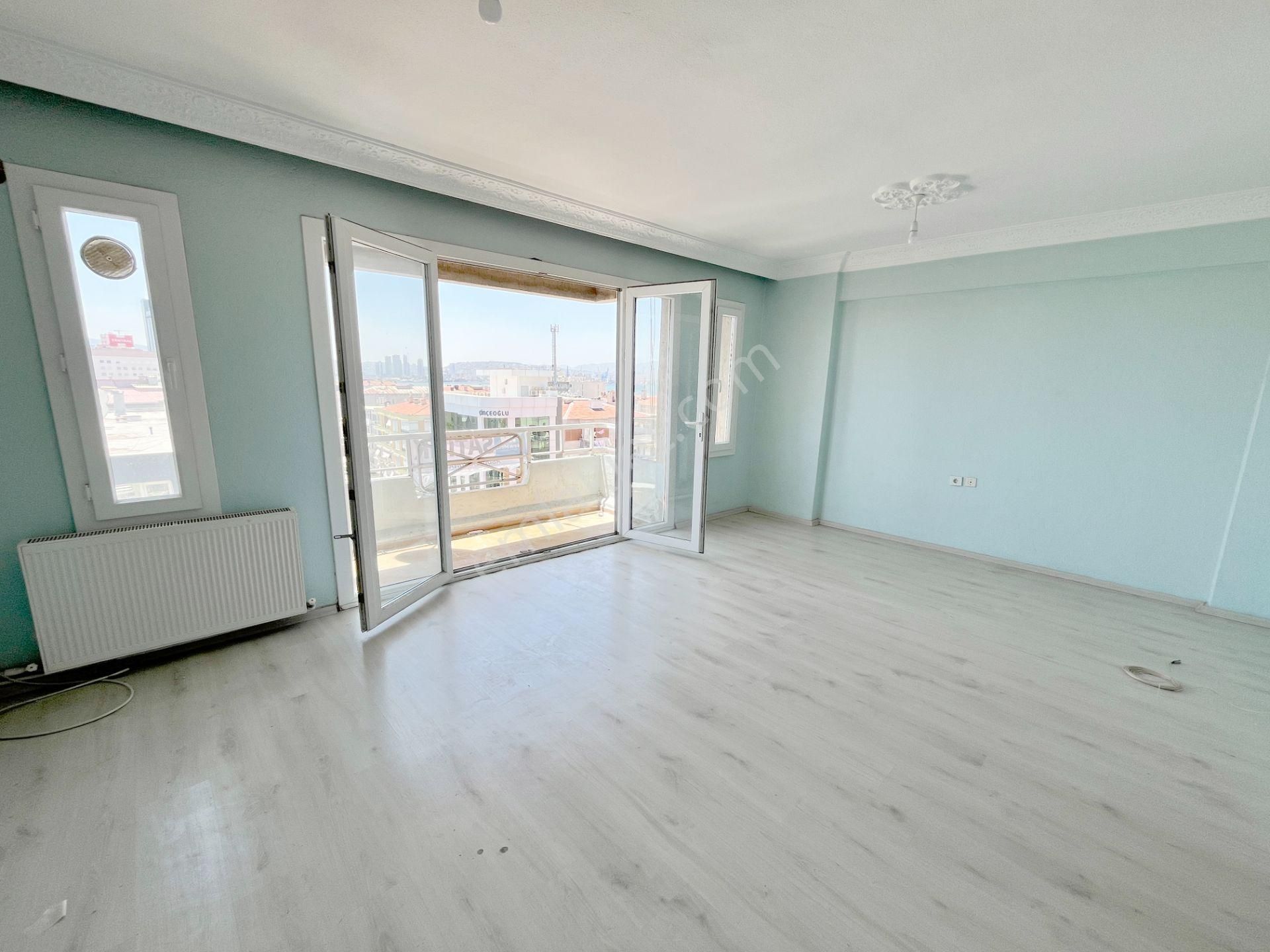 Bayraklı Sevgiyolu Üzeri Manzaralı Satılık 3+1 Daire Asansörsüz - Görsel 6