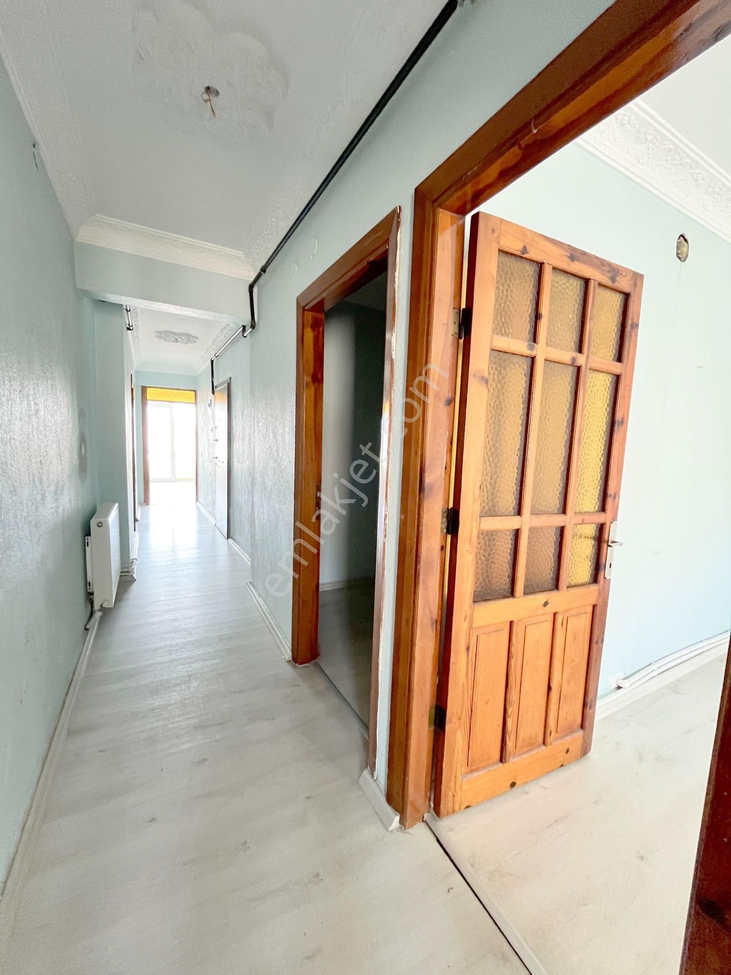 Bayraklı Sevgiyolu Üzeri Manzaralı Satılık 3+1 Daire Asansörsüz - Görsel 15