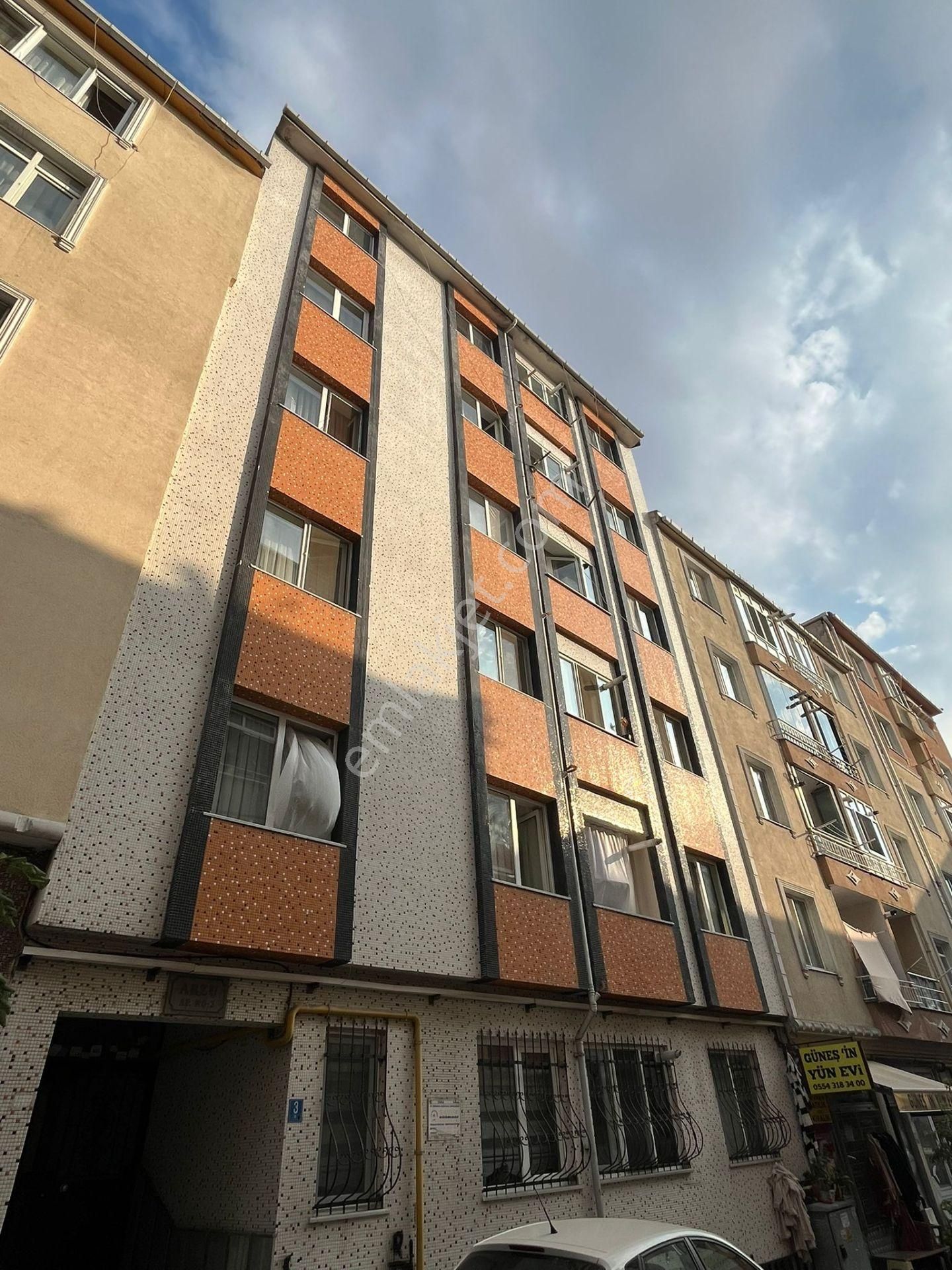 Tek Gayrimenkul'den Reşadiye Mah. Merkezi Konumda 130m² 2+1