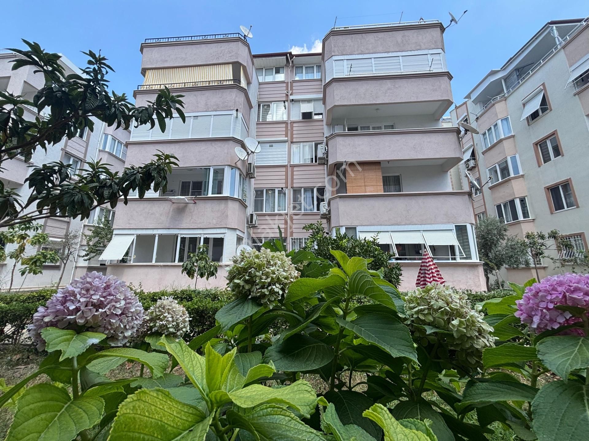 Alfa Gayrimenkul'den Akçay'da Müstakil Tadında Yüksek Giriş Sitede 2+1 Daire