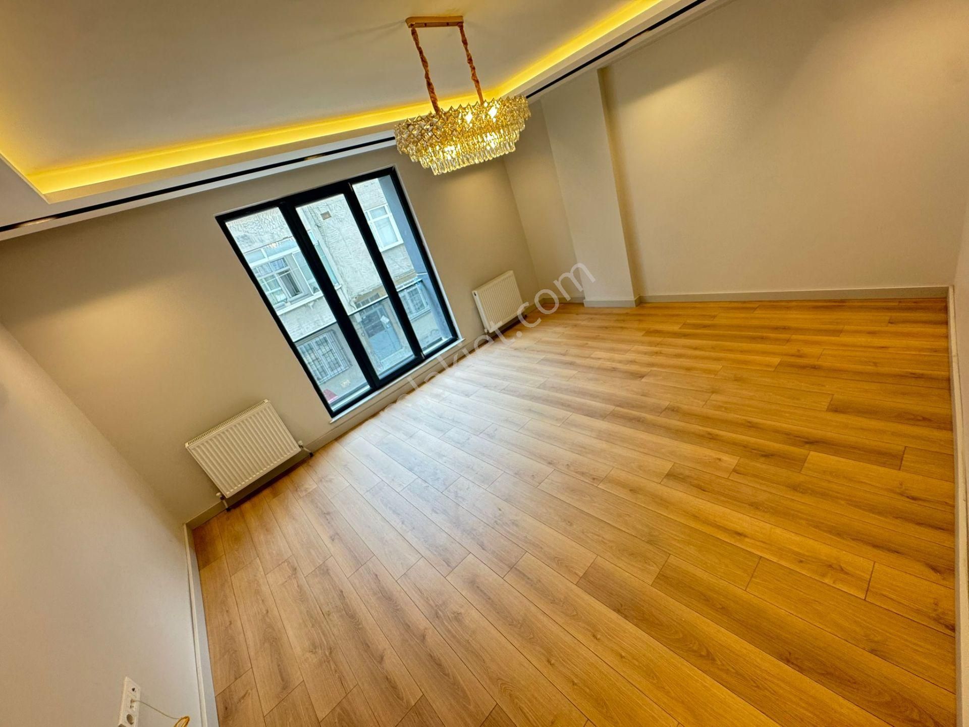 Çetin İnş. İ.paşa Mahde 3+1 125m (0) Ebeveyn B. Ultra Lüx Dairel