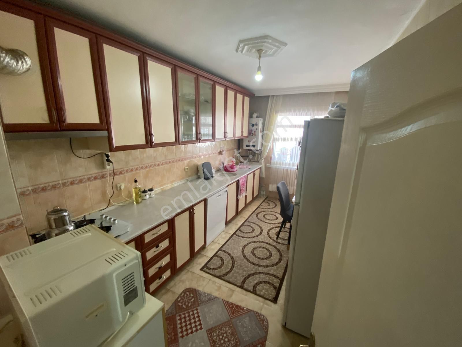 (1078) Keçiören Bağlum Karakayada 2.orta Katta 3+1 Satılık Daire