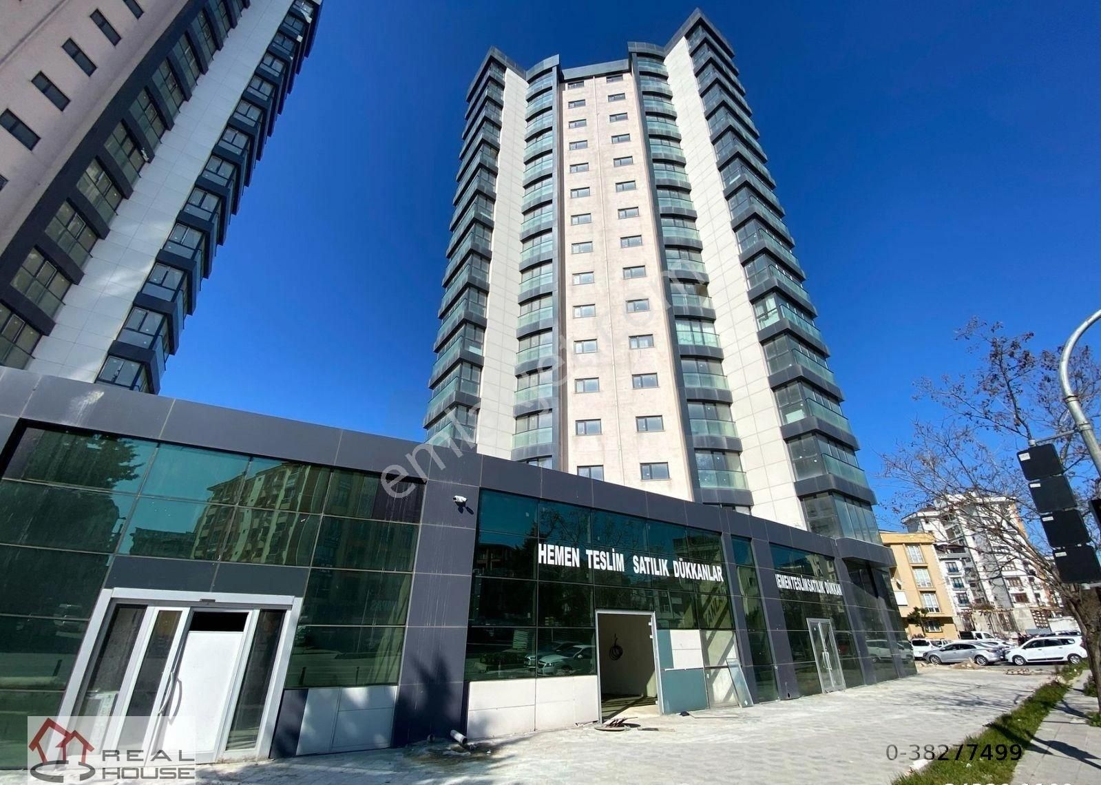 Realhouse Gayrimenkul'den Çanakkale Caddesinde Kiralık Dükkan