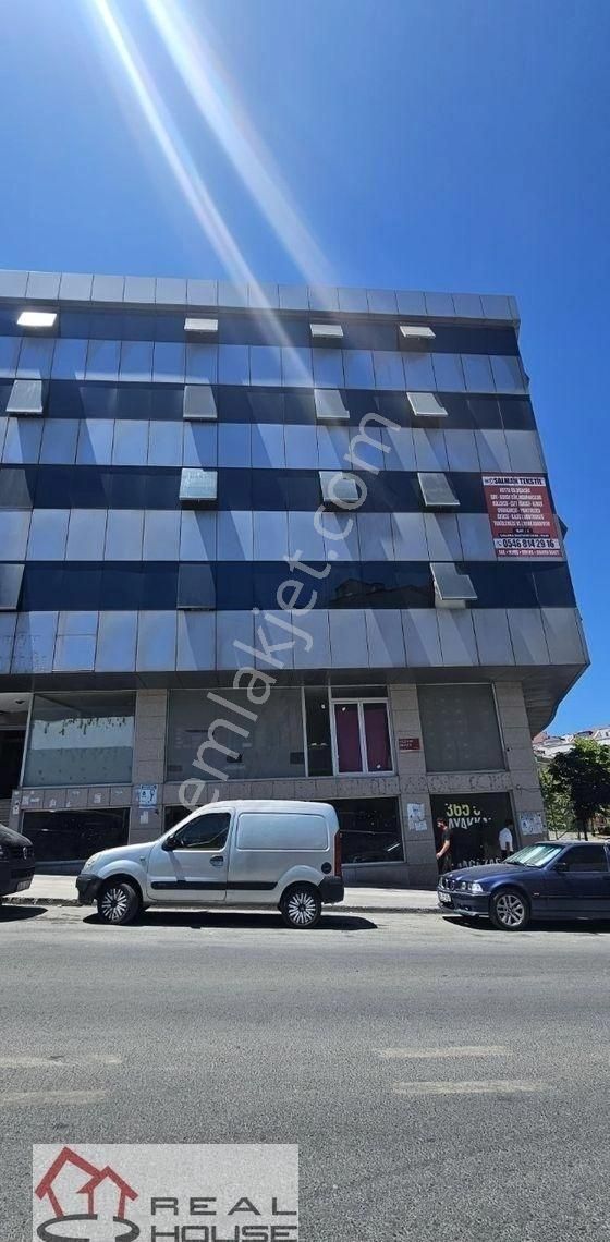 Realhouse Gayrimenkul'den Yıldırım Beyazıt Cad. Satılık Bina