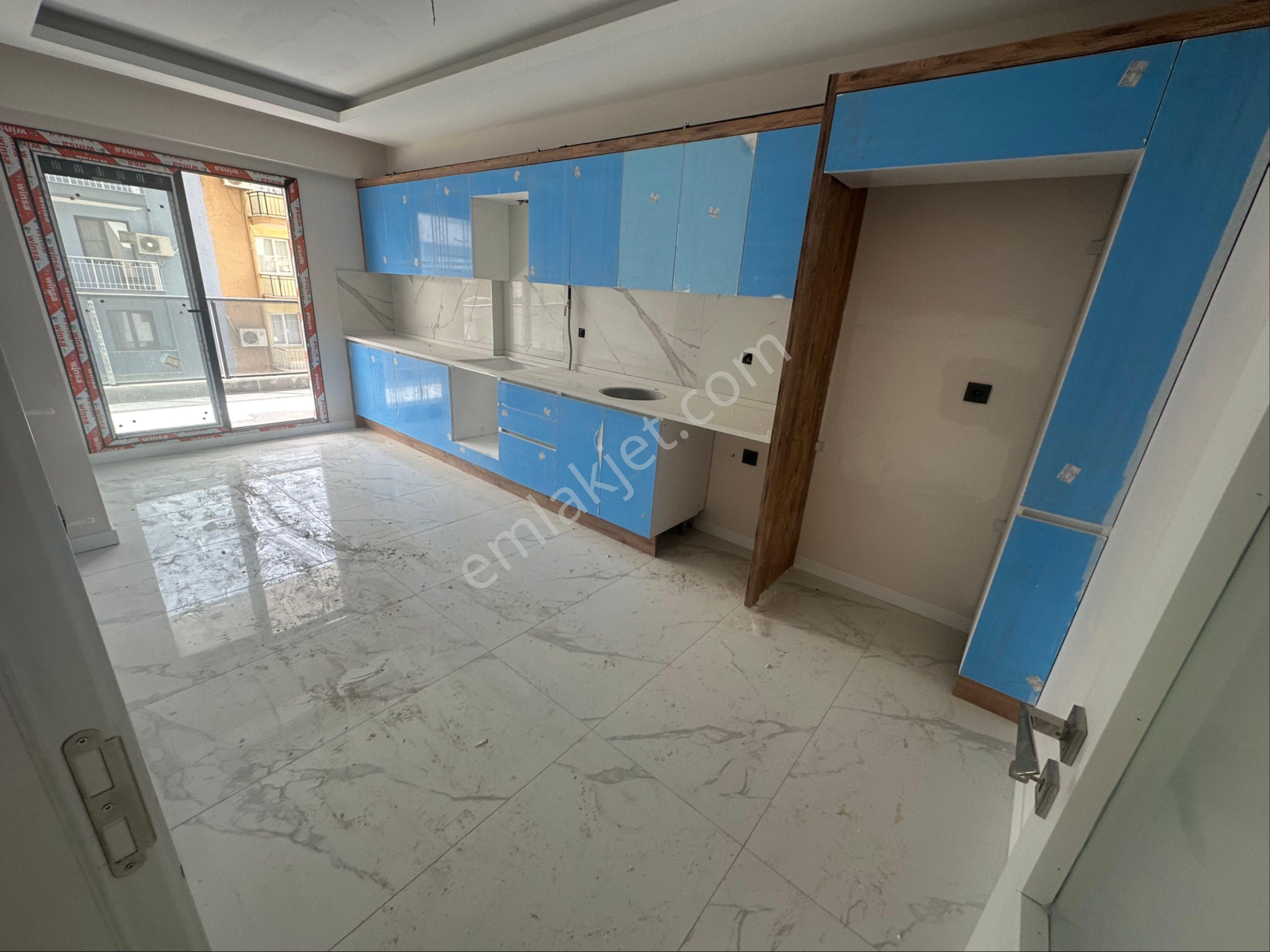 3+1 Sitede Daire Menemen Uğur Mumcu Gölpark Manzaralı