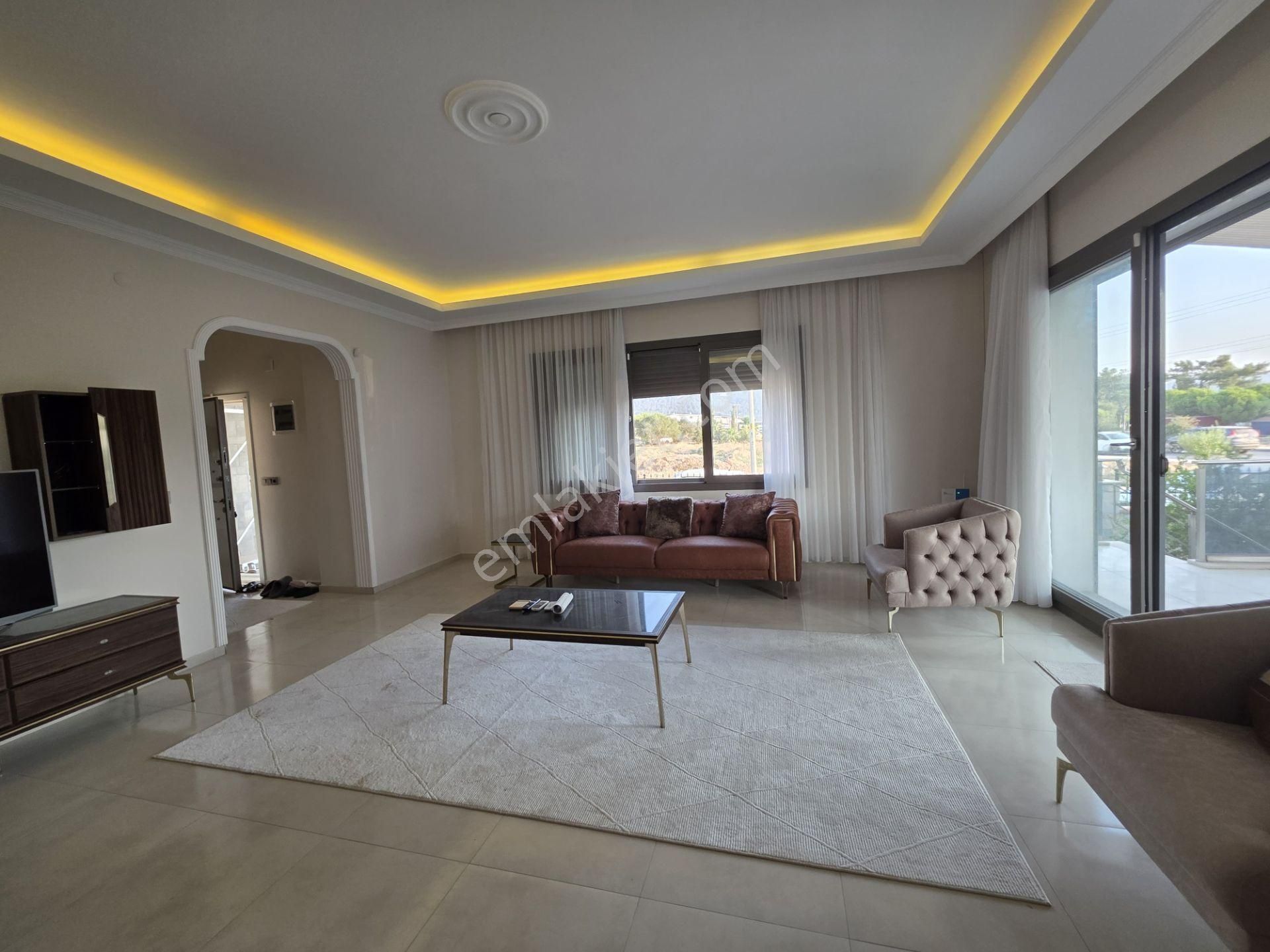 Denize 100 Metre Satılık Tam Müstakil Villa - Görsel 11