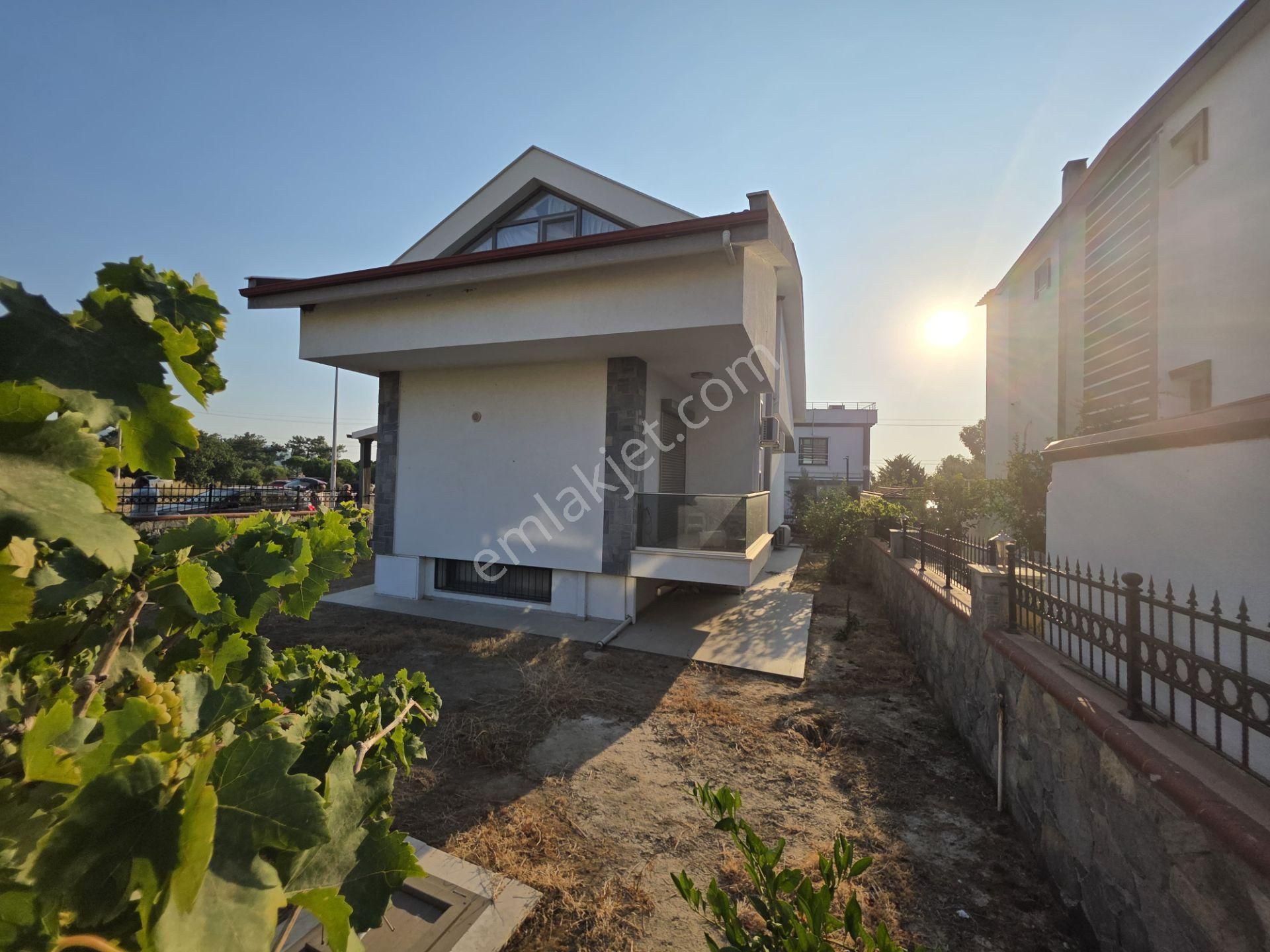 Denize 100 Metre Satılık Tam Müstakil Villa - Görsel 34