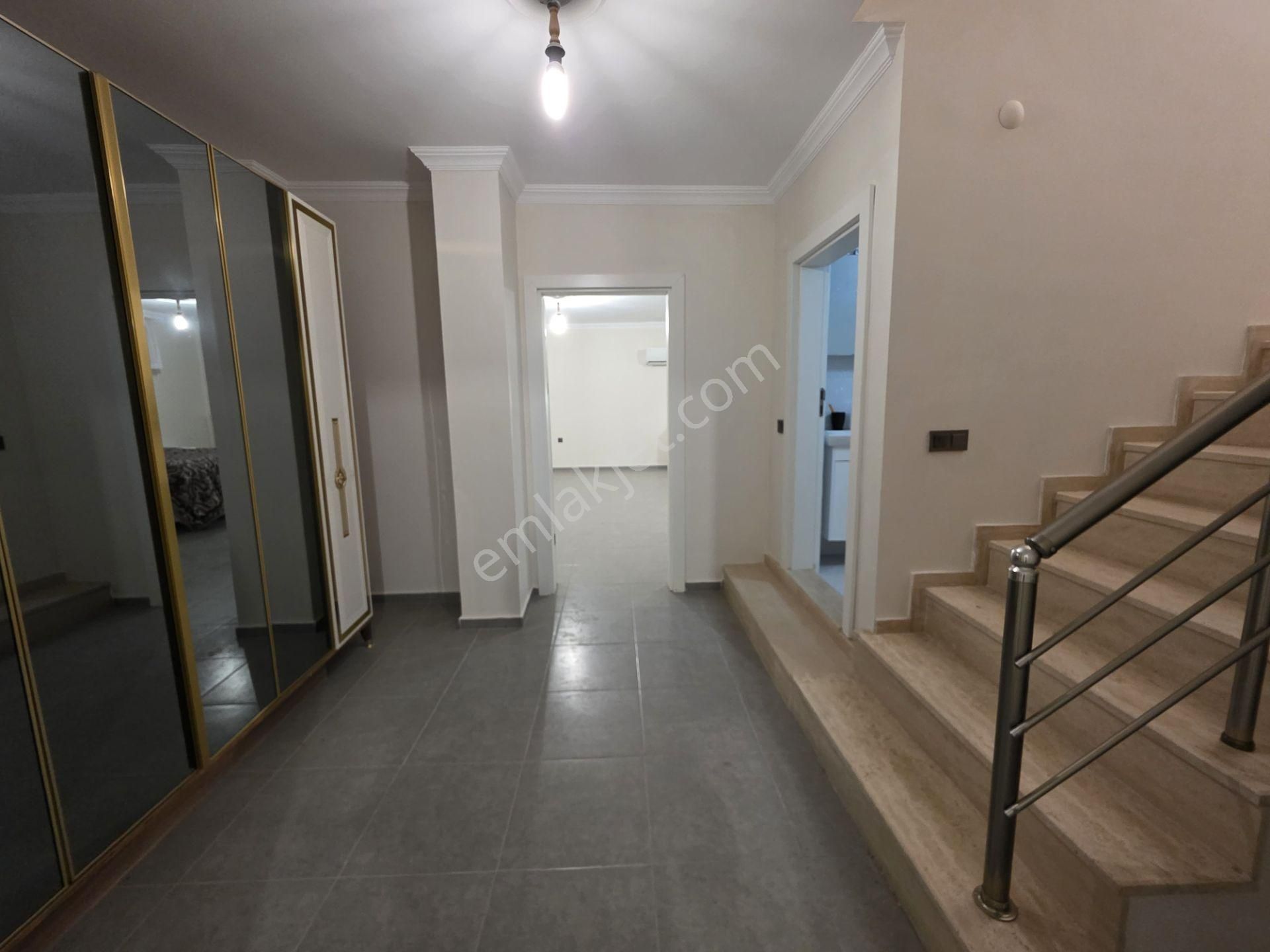 Denize 100 Metre Satılık Tam Müstakil Villa - Görsel 26