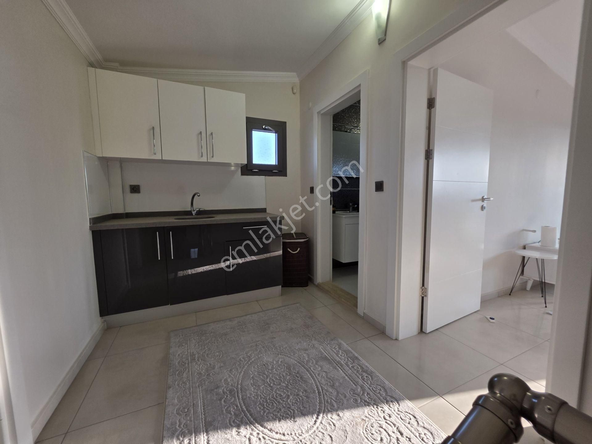 Denize 100 Metre Satılık Tam Müstakil Villa - Görsel 16