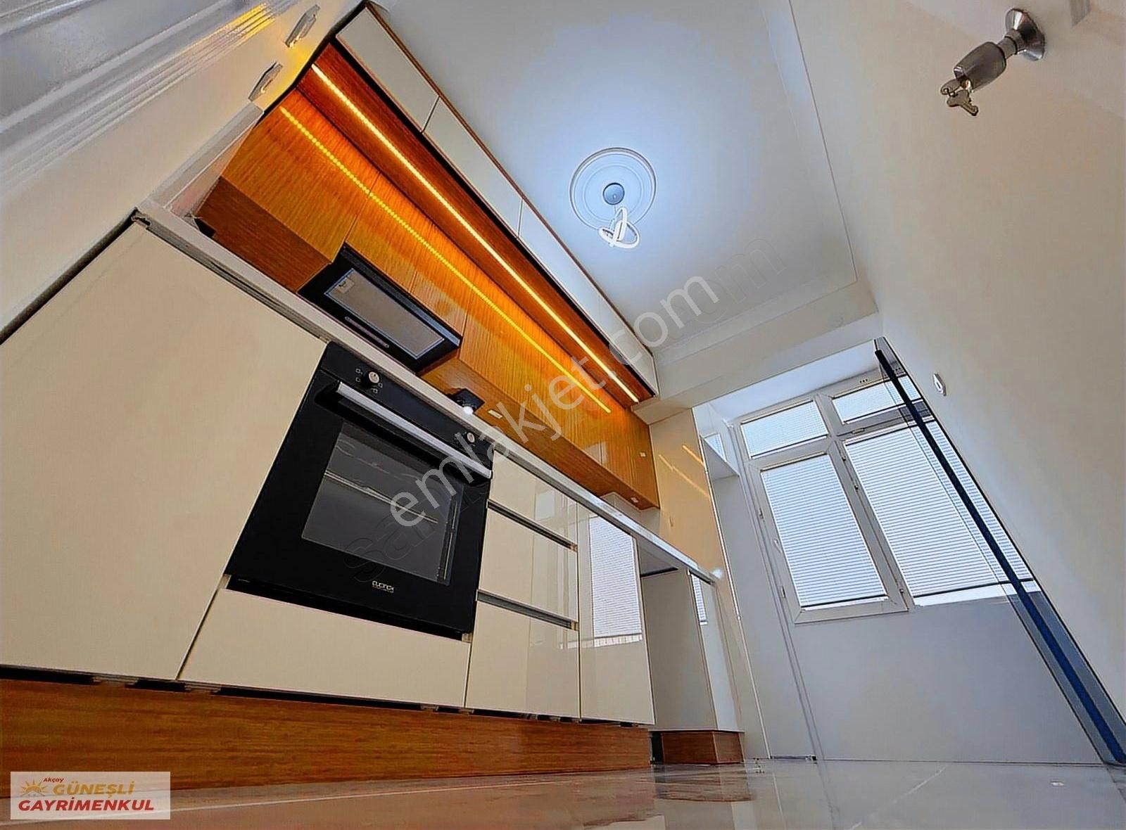 "güneşli'den" Akçay Yenimahallede Denize 50mt Ön Cephe 3+1 Daire