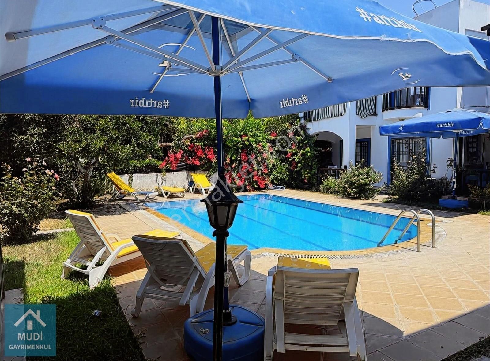 Bodrum Turgutreis Merkezde Site İçinde Havuzlu 1+1 Satılık Daire