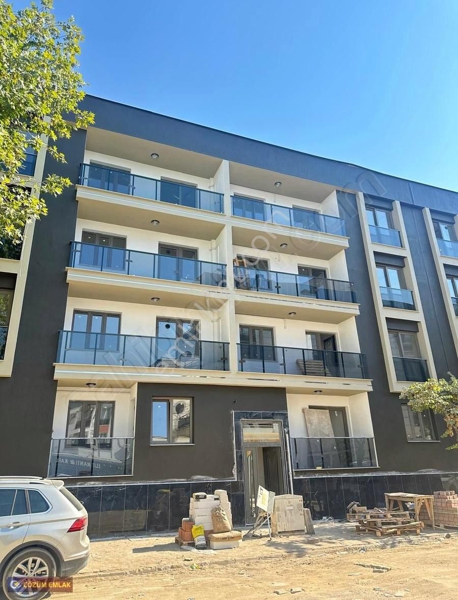 Çözüm Emlak'tan Muradiye İstasyon Civarında 2+1 Sıfır Daire