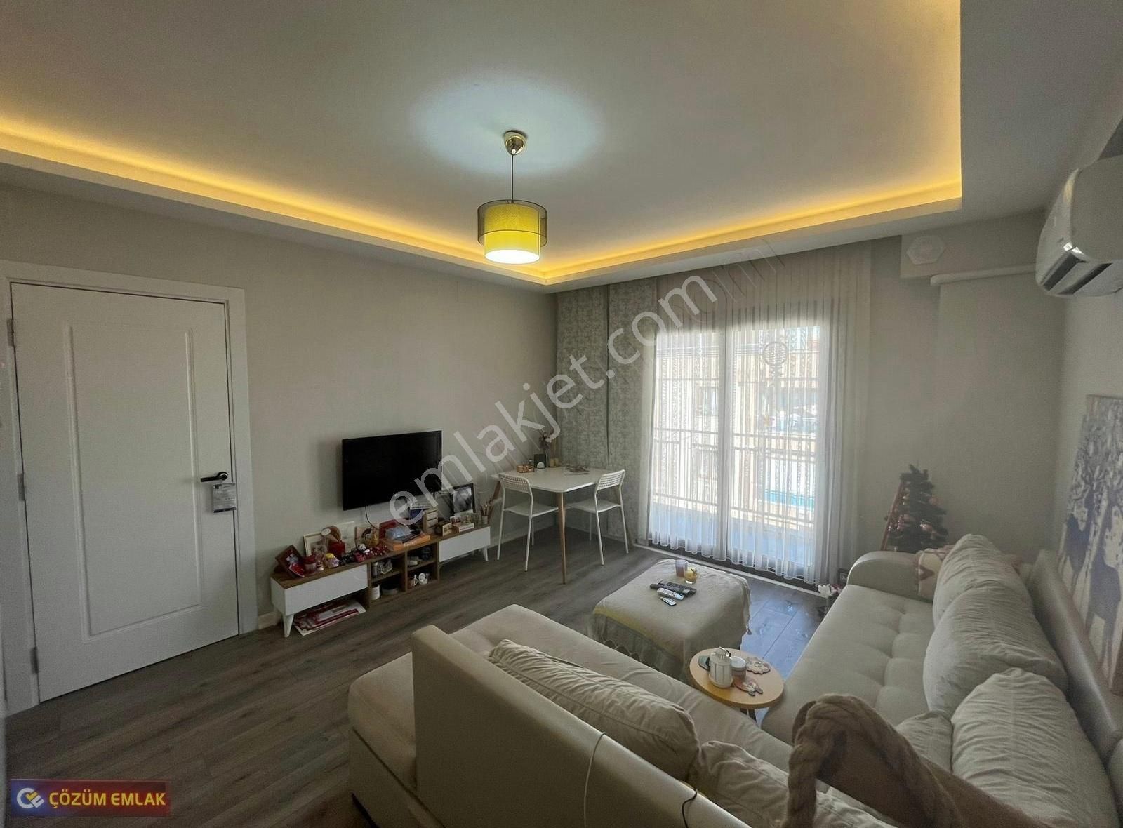 Çözüm Emlak'tan Caddeye Yakın 1+1 Full Eşyalı Kiralık Daire