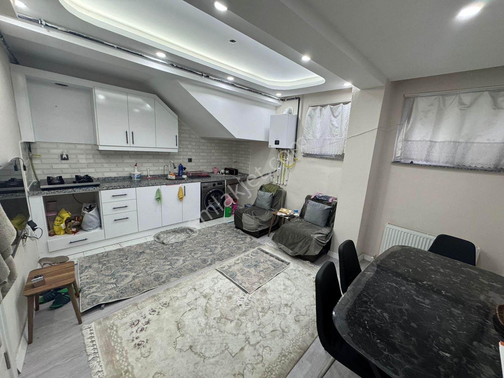 Hicret Emlaktan Esenler Fatih Mah.2+1 70 M2 Satılık Daire Acil