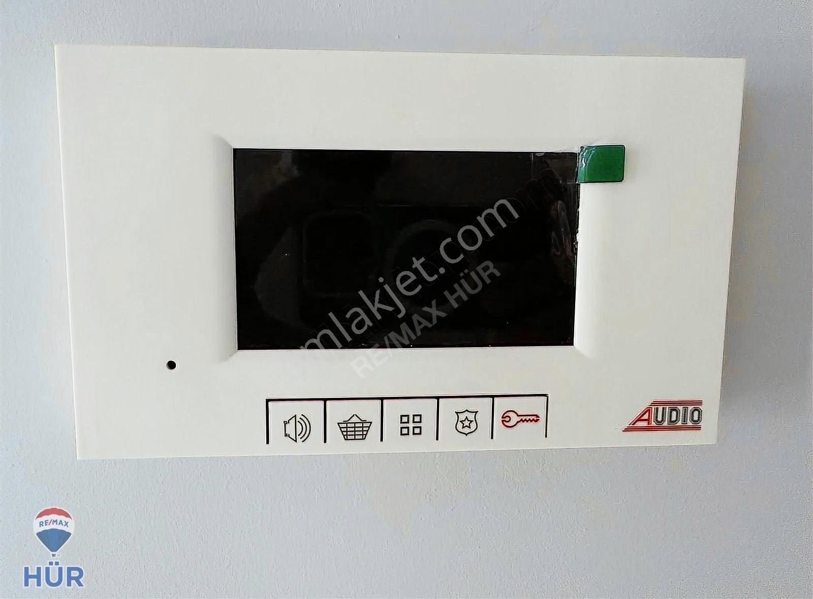 Ömer İnan'dan Remax Hür 3+1 Kiralık Sıfır Daire
