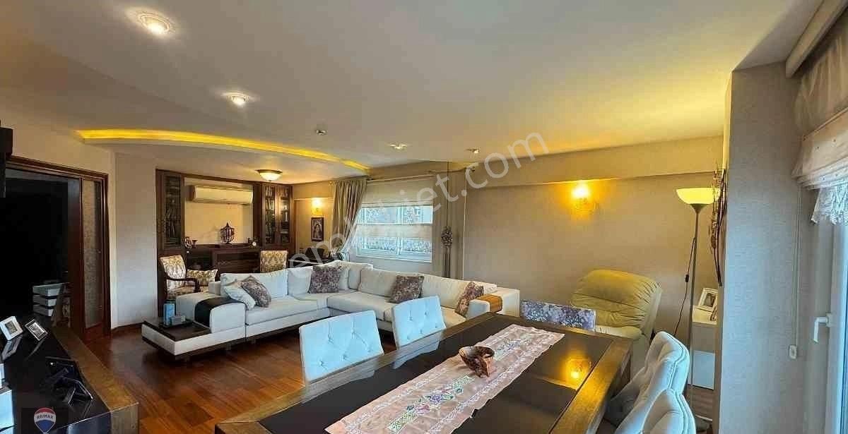 Körfez Manzaralı Teraspark 232 Havuzlu Sıtede 3+1 Kıralık Daıre