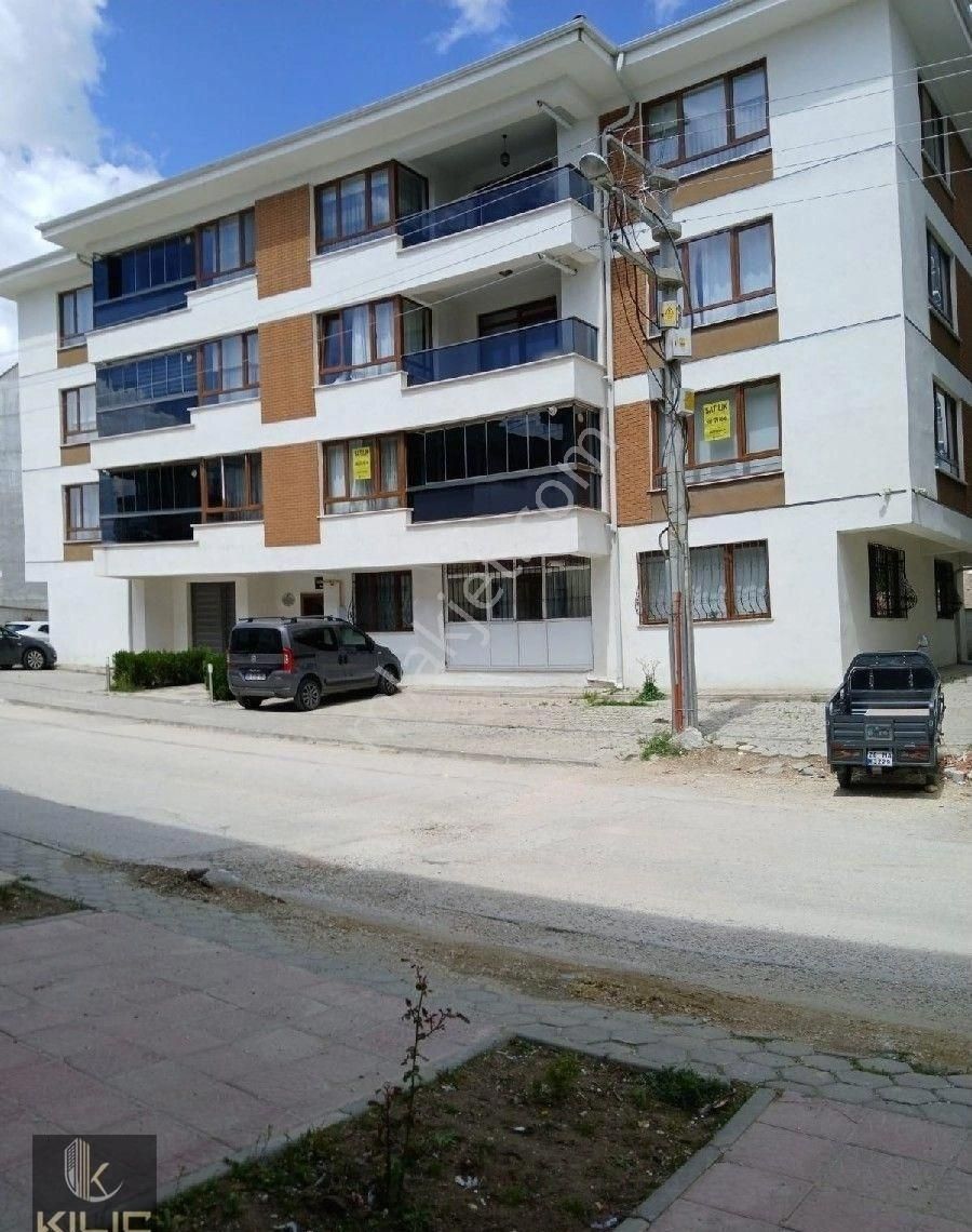 Kılıç Yapı'dan Batıkent Çamlıca Sınırında Satılık 150m2 Geniş Daire
