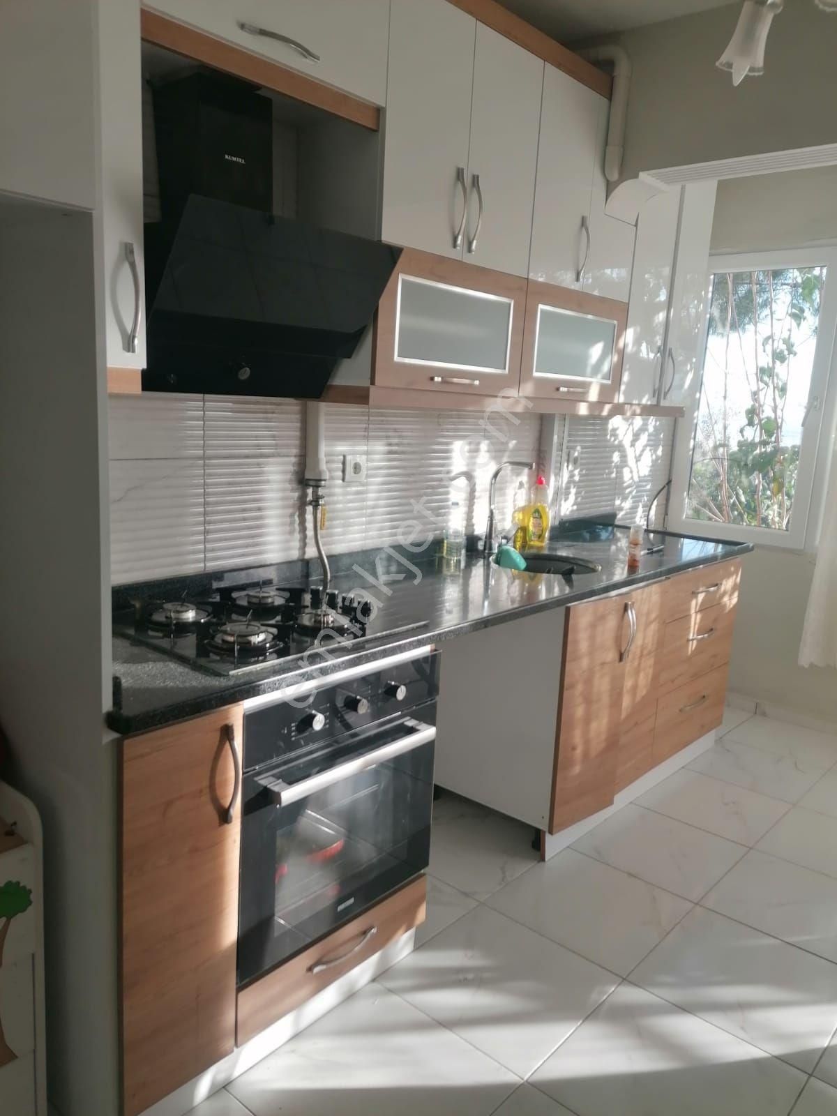Bergama Doğalgazlı Kapalı Mutfak 3+1 Geniş Daire Kiralık