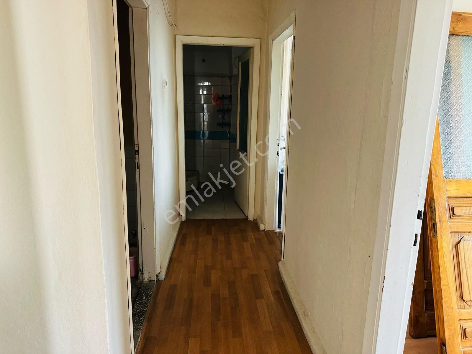 Gölcük Sahibinden Satılık 4 Daire 1 Dükkan = Komple Bina - Görsel 8