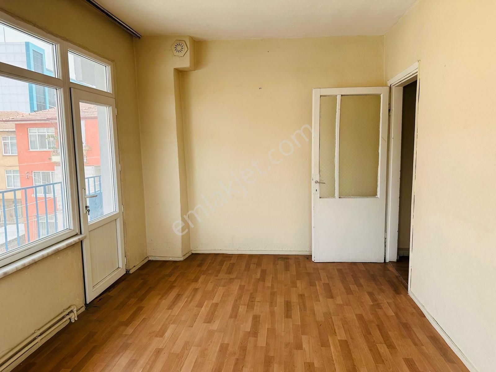 Gölcük Sahibinden Satılık 4 Daire 1 Dükkan = Komple Bina - Görsel 10