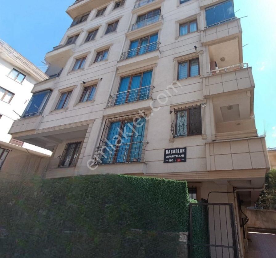 Çekmeköy Plazalara Yakın Metroya 15 Dk Kiralık Düz Giriş 2+1/75m2 Daire