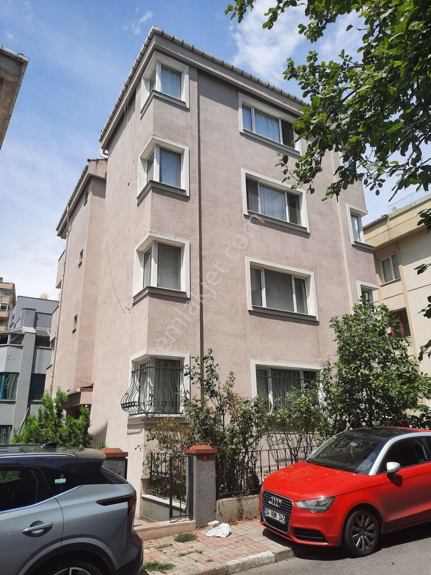 Dikilitaş' Ta 3+1 125 M2 2. Kat Kombili Klimalı Balkonlu Full Eşyalı Ferah Daire
