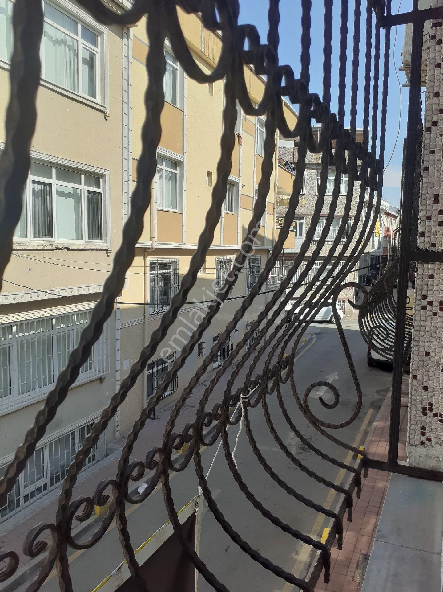 Fatih Kocamustafapaşa Sümbülefendi Buzpisti Spor Kompleksi Yanında Boş Arakat... - Görsel 12