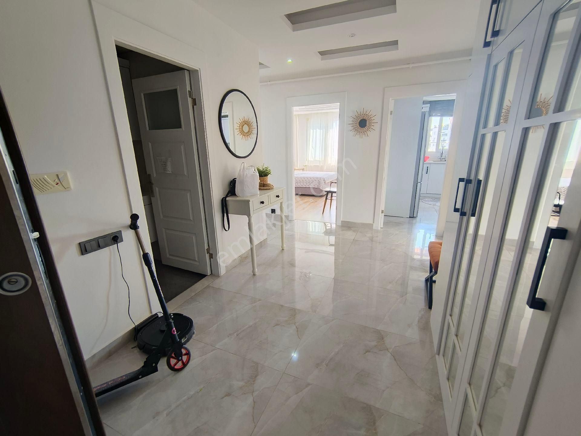 Solí Center Cívarı 4+1 Satılık Daíre