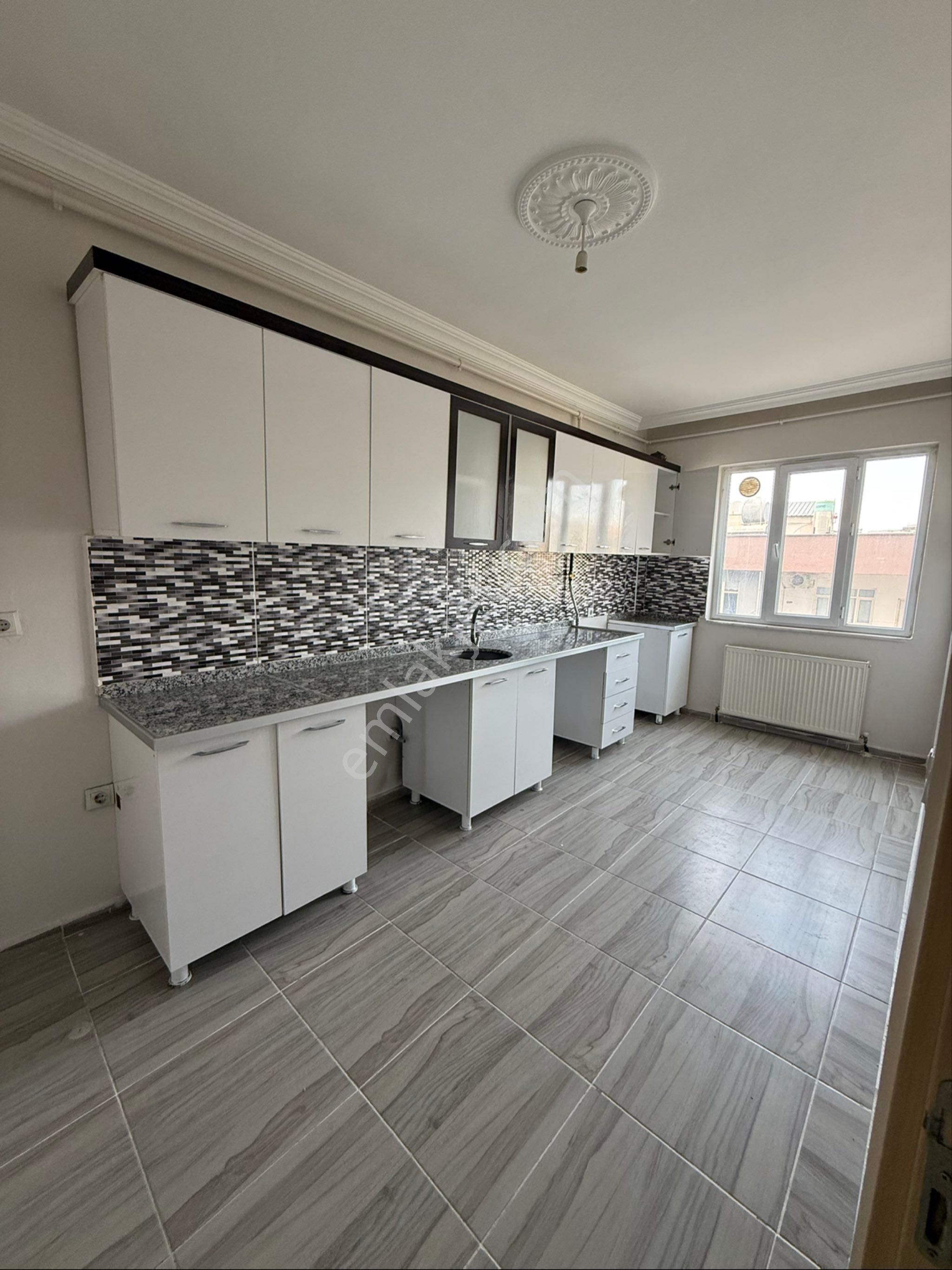 Şiyar Emlak Şehir Merkezinde Kiralık 2+1 Daire