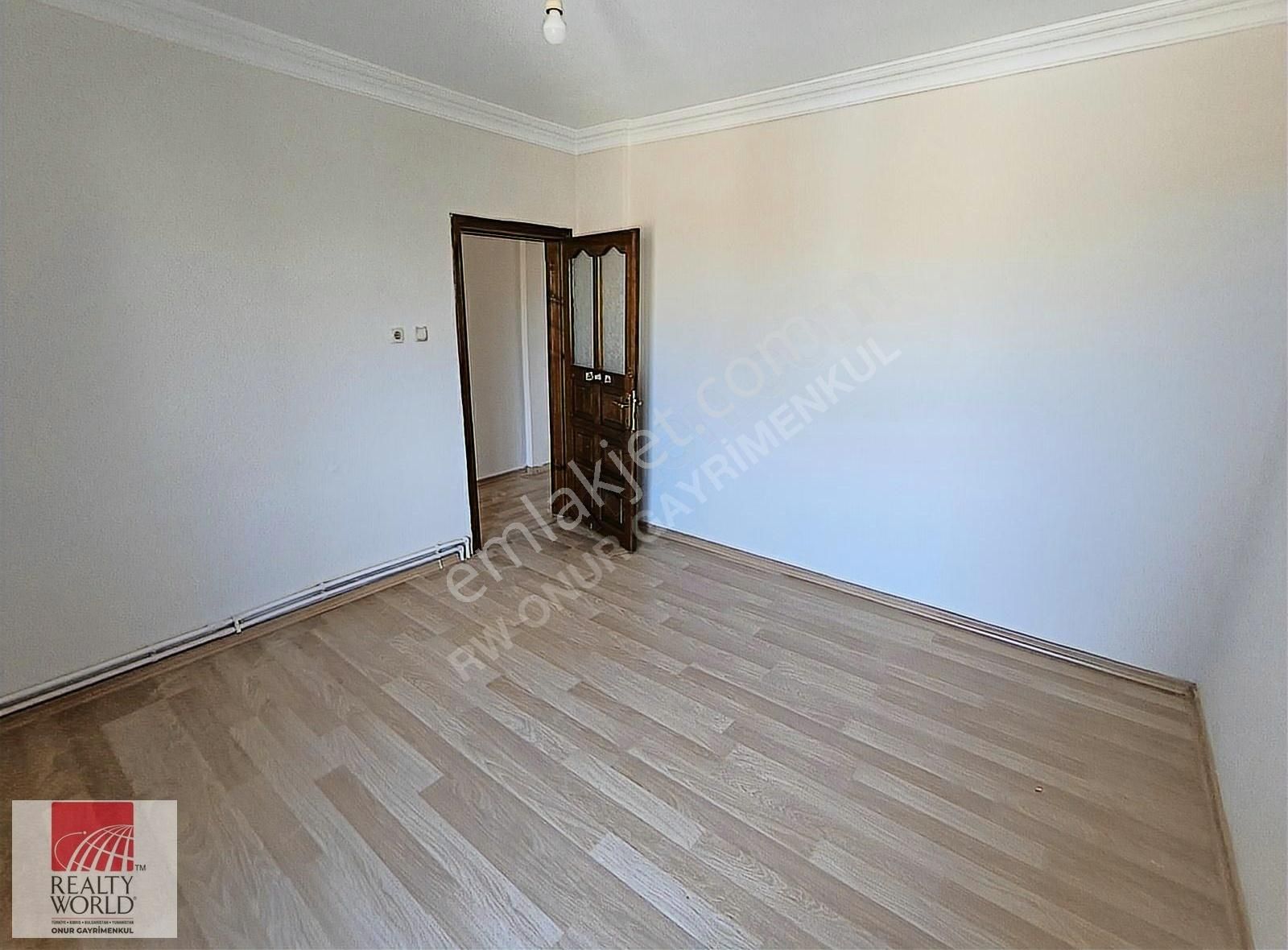 Burak Solmaz'dan Yunusemre Mah.site İçerisinde 3+1 Kiralık Daire
