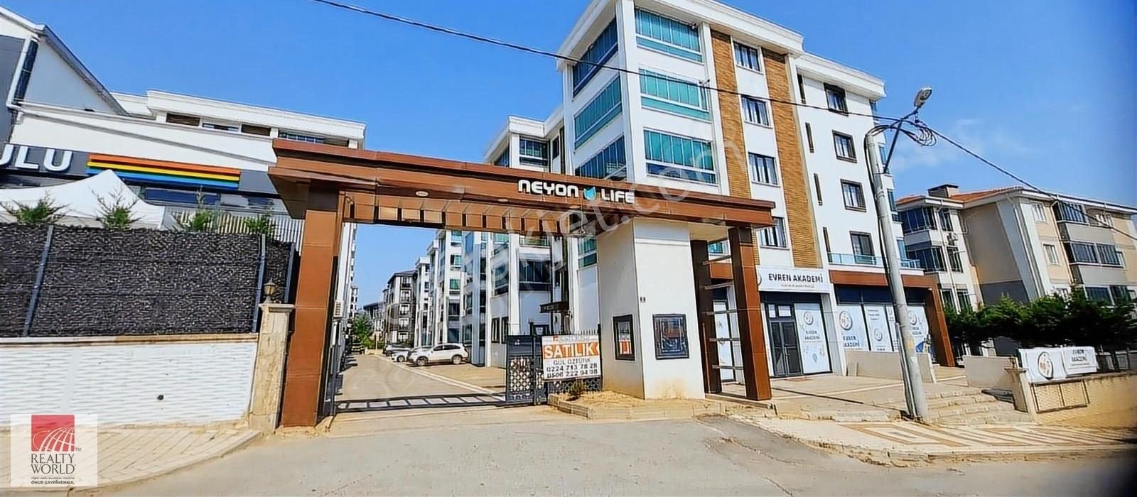 Gül Öztürk Ten Yeni Mahalle Neyon Life Sitesinde Satılık Daire